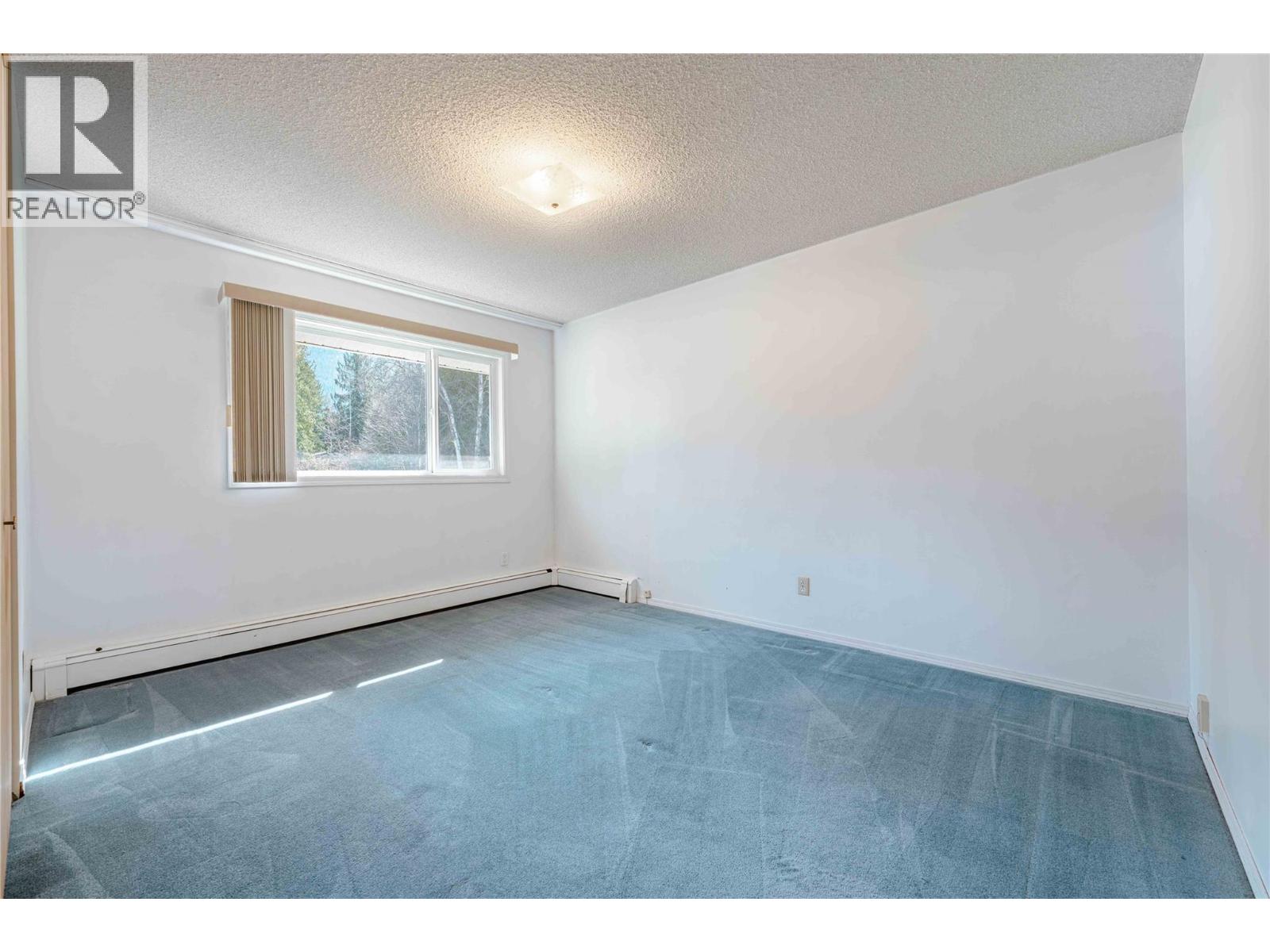 1956 AIRPORT WAY - 44