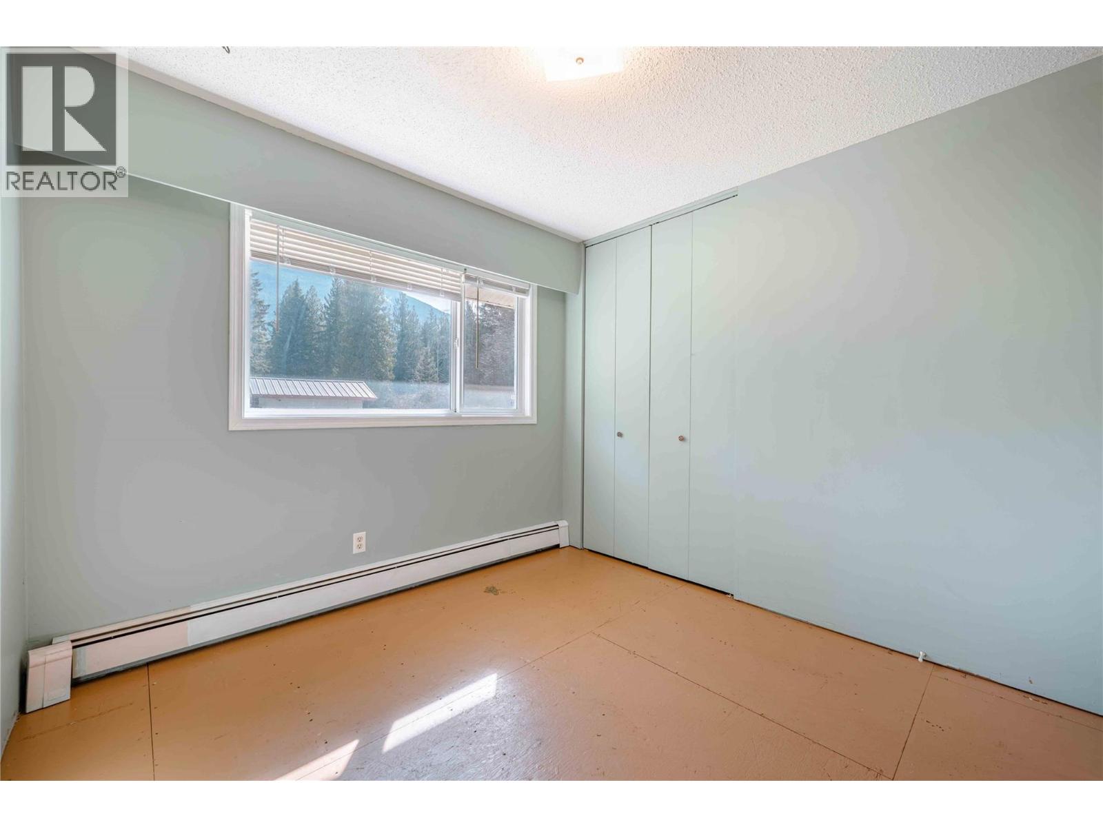 1956 AIRPORT WAY - 46