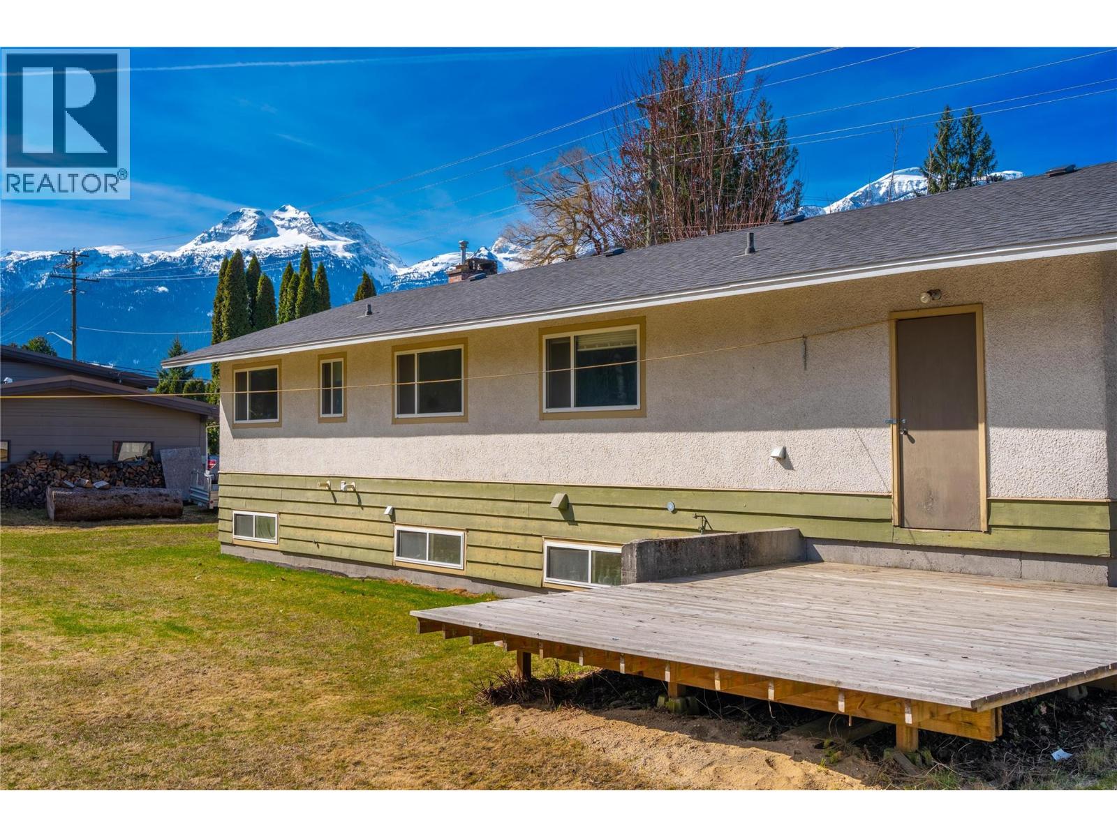 1956 AIRPORT WAY - 7