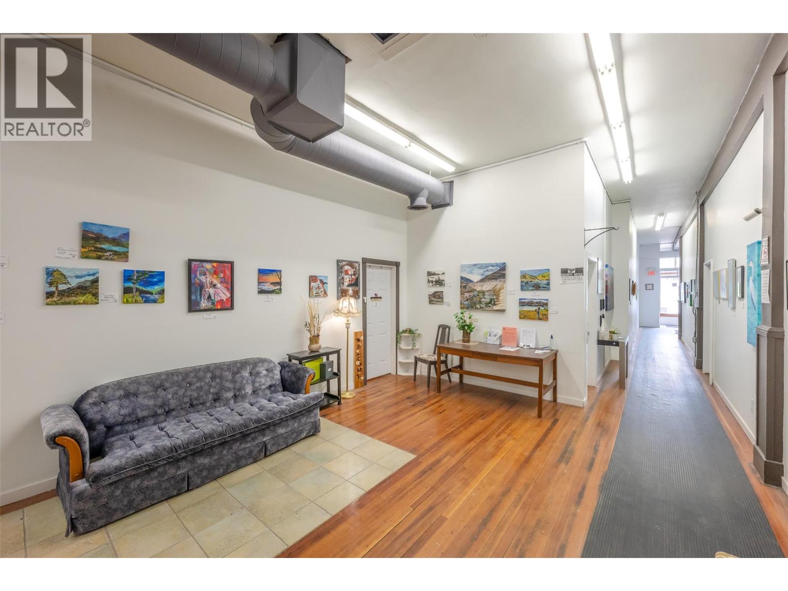 6222 Main Street, Oliver