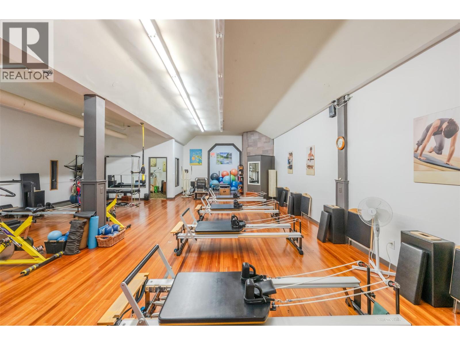 6222 Main Street, Oliver