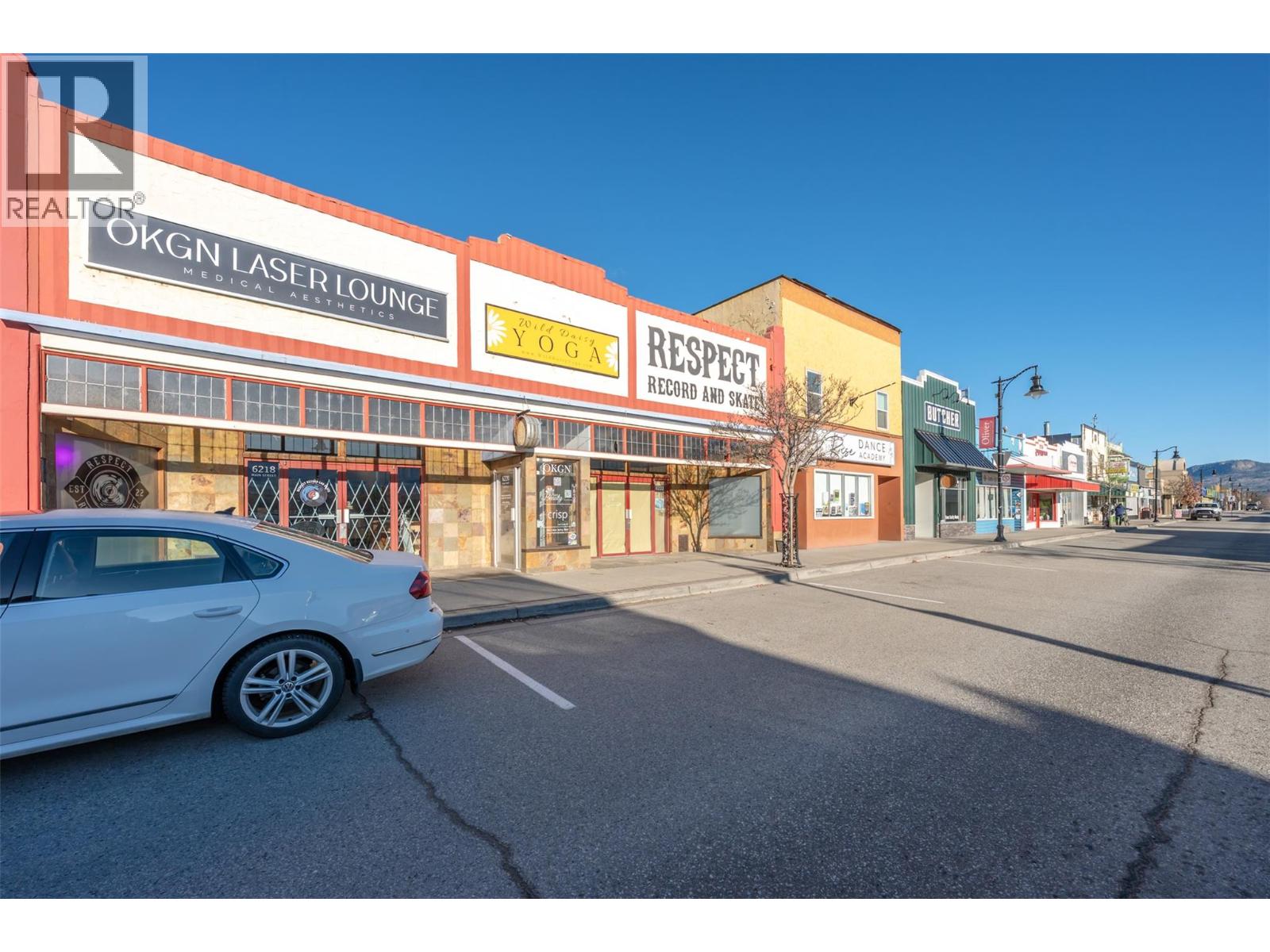 6222 Main Street, Oliver