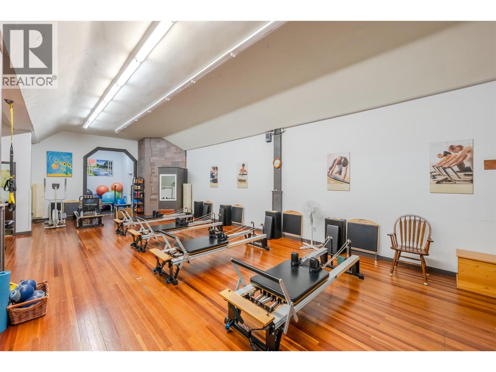 6222 Main Street, Oliver