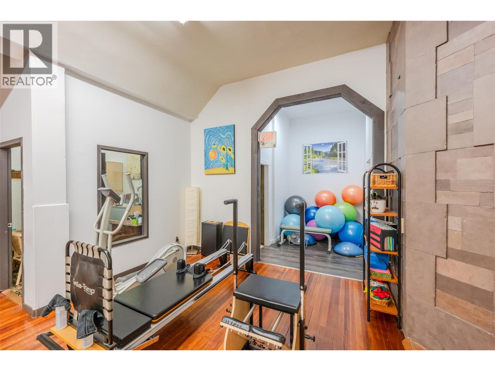 6222 Main Street, Oliver