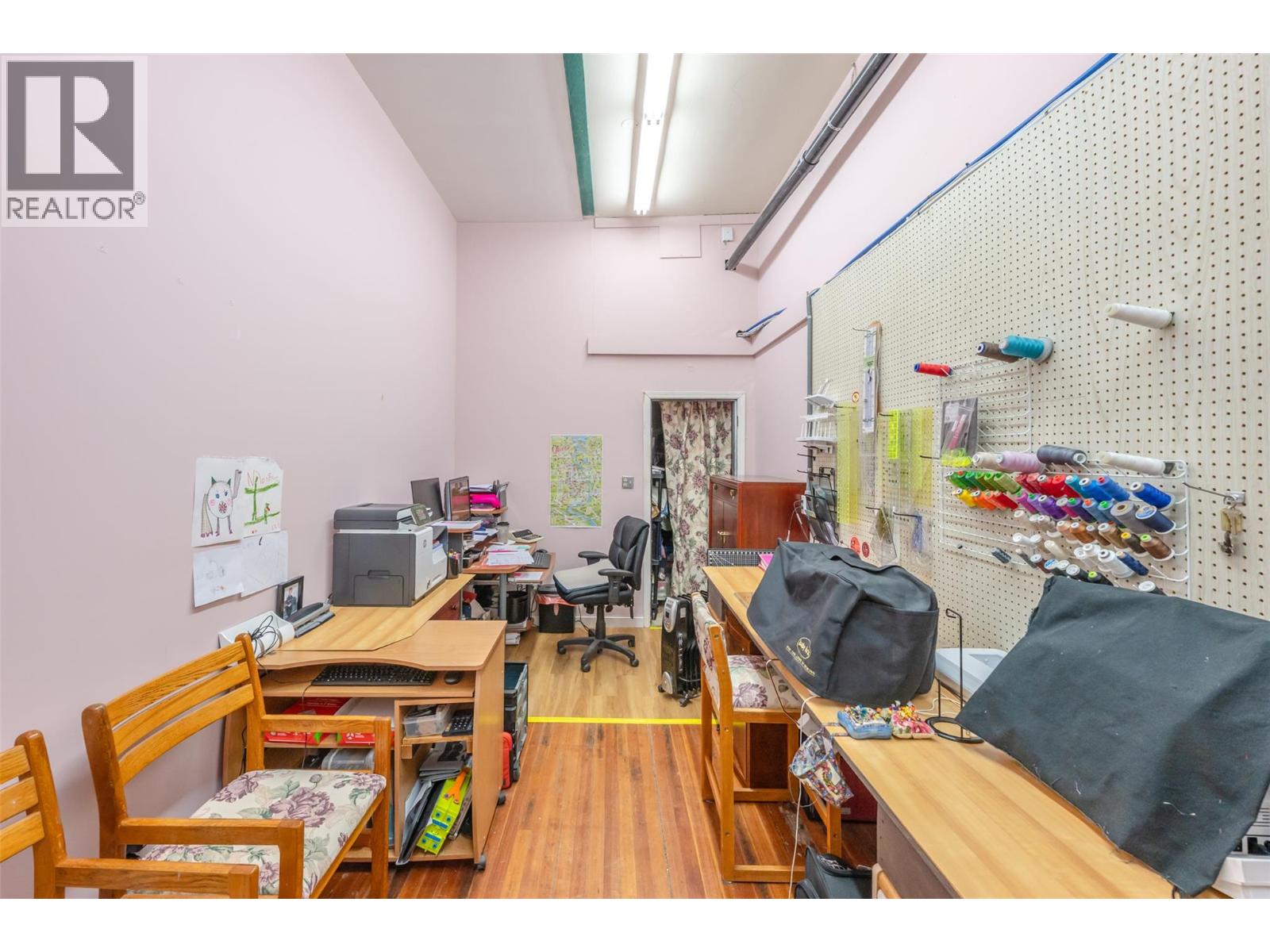 6222 Main Street, Oliver