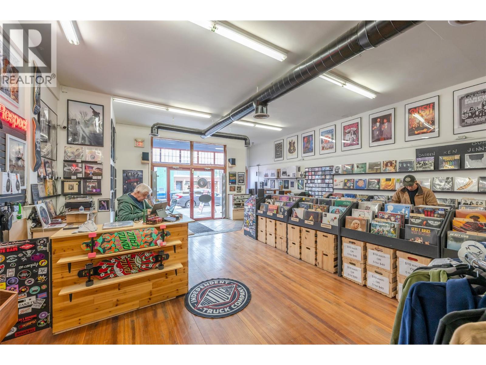 6222 Main Street, Oliver