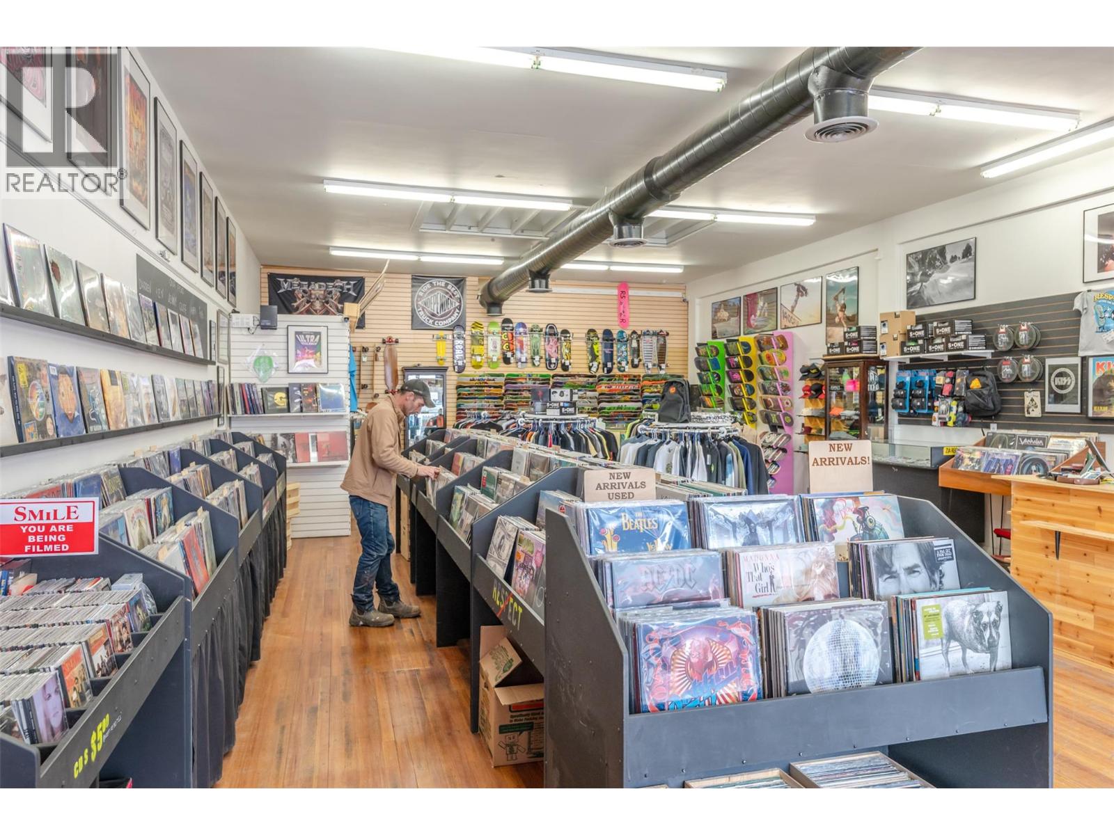 6222 Main Street, Oliver