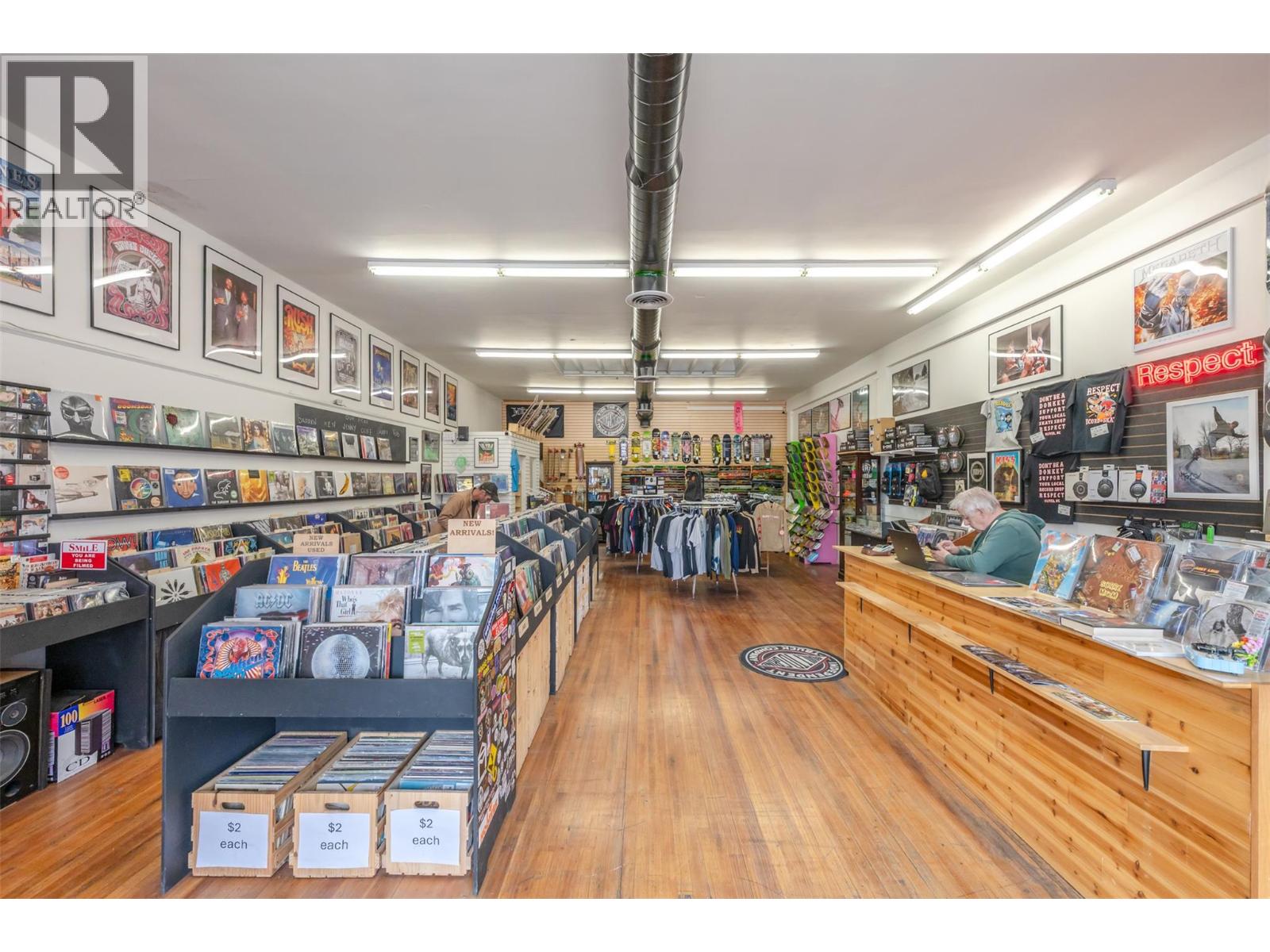 6222 Main Street, Oliver