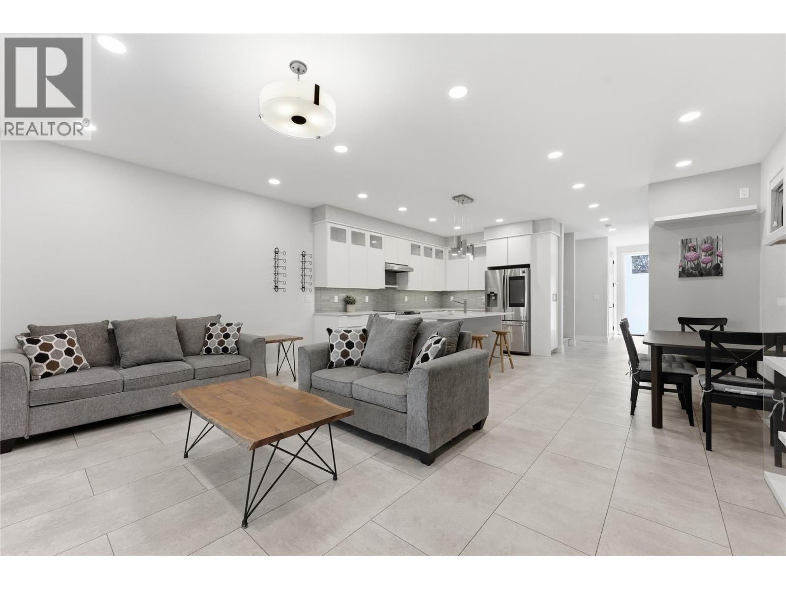 #8 7373 BROOKS LANE - 9