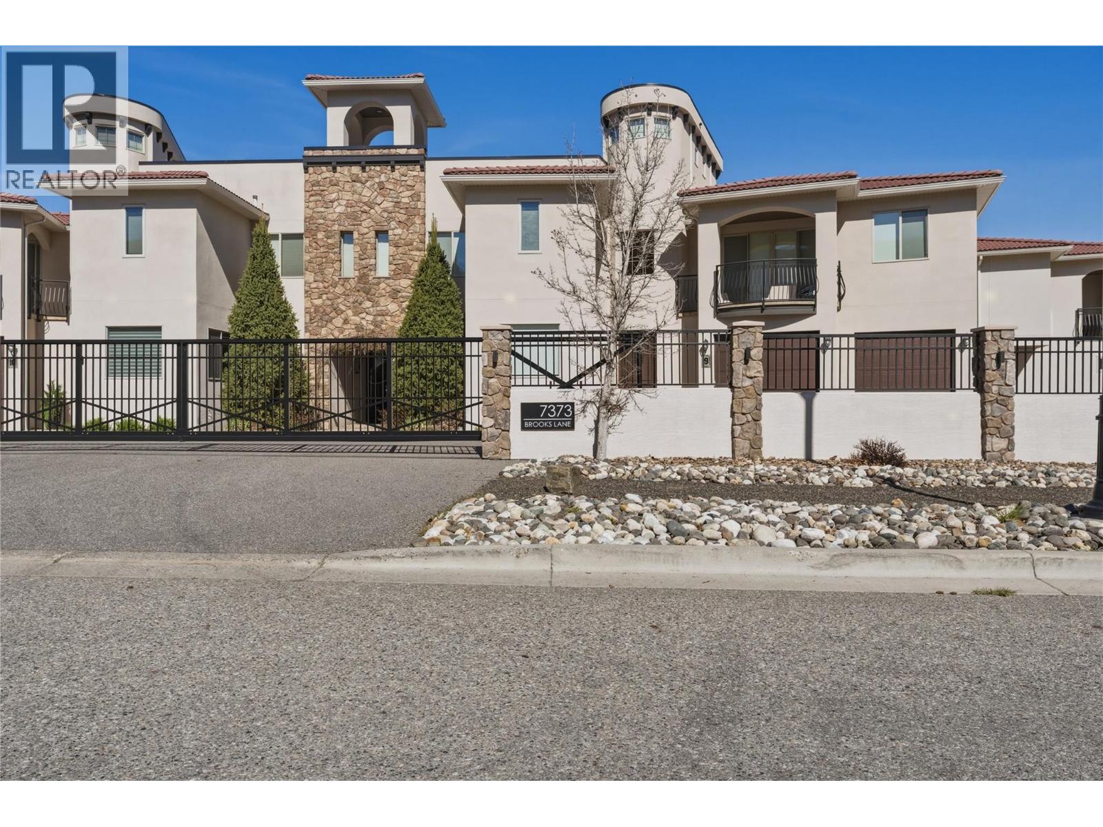 #8 7373 BROOKS LANE - Image 2