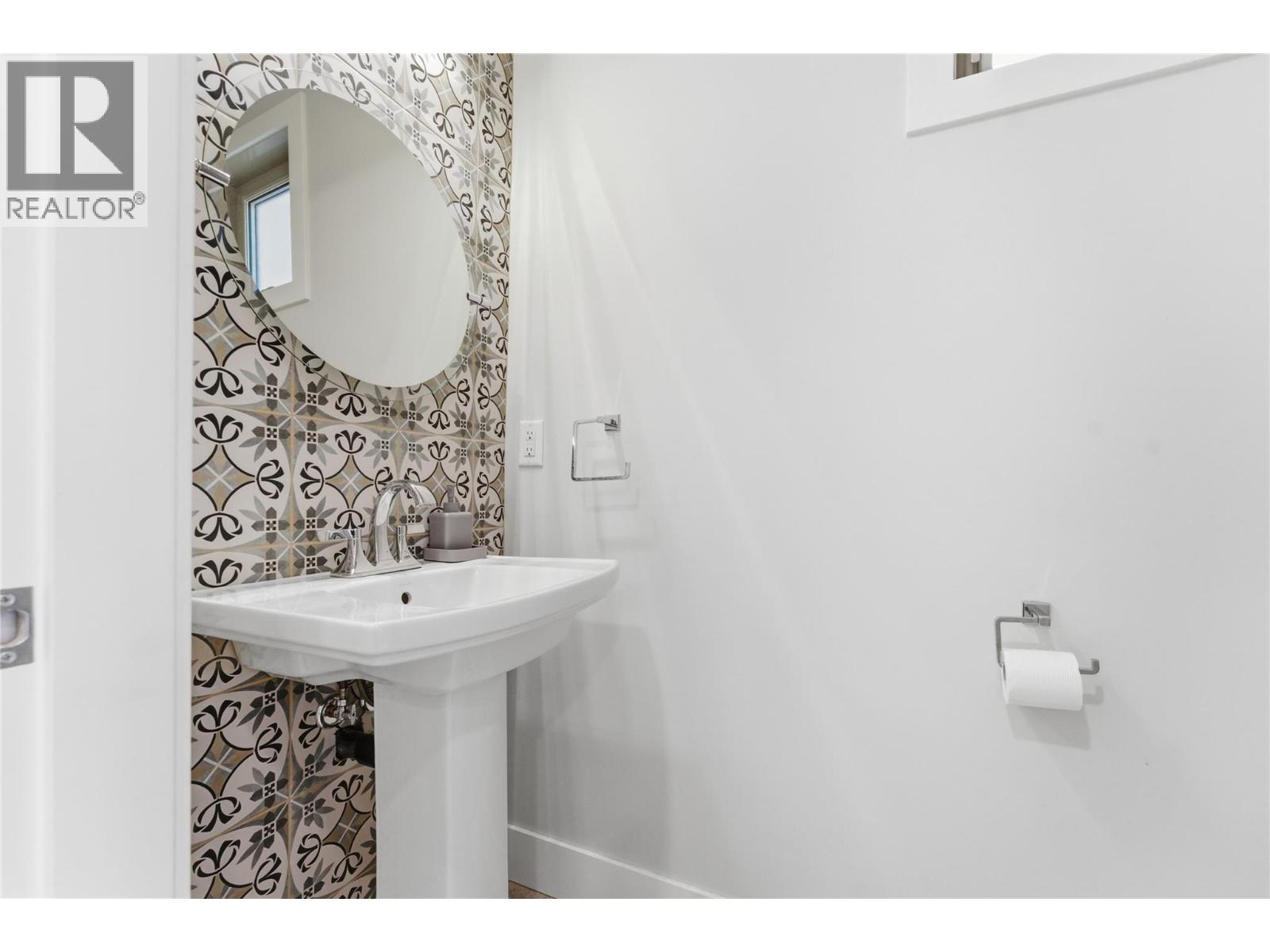 #8 7373 BROOKS LANE - 20