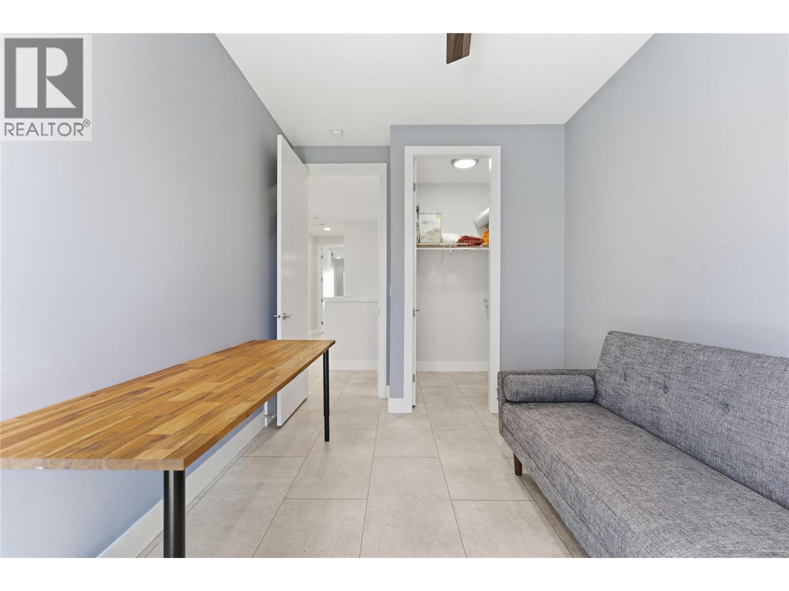 #8 7373 BROOKS LANE - 25