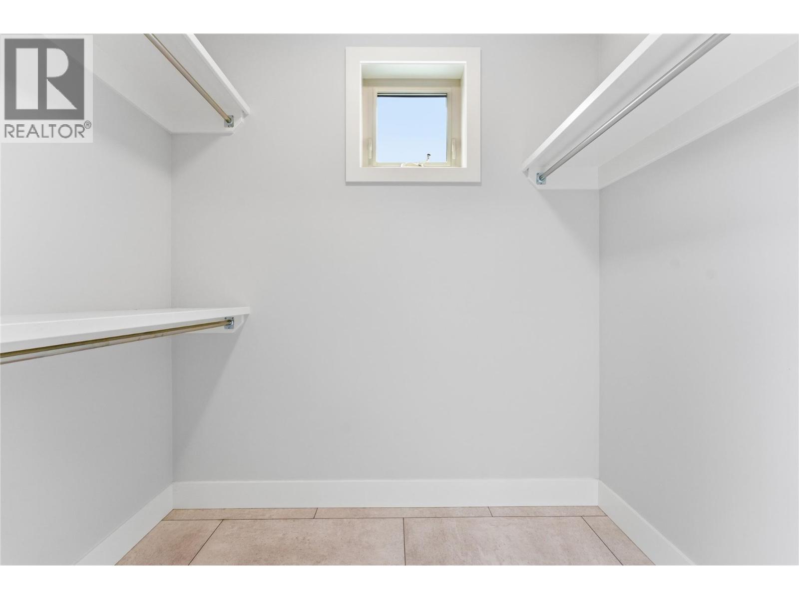 #8 7373 BROOKS LANE - 35