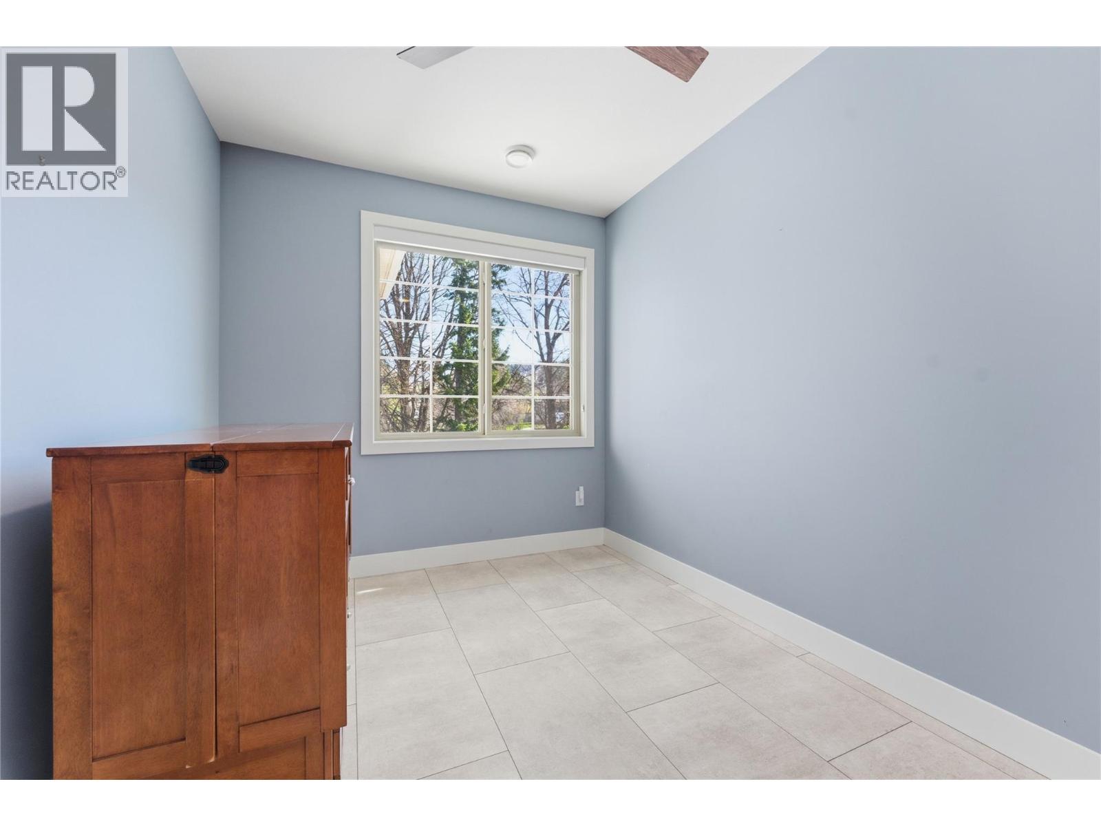 #8 7373 BROOKS LANE - 27