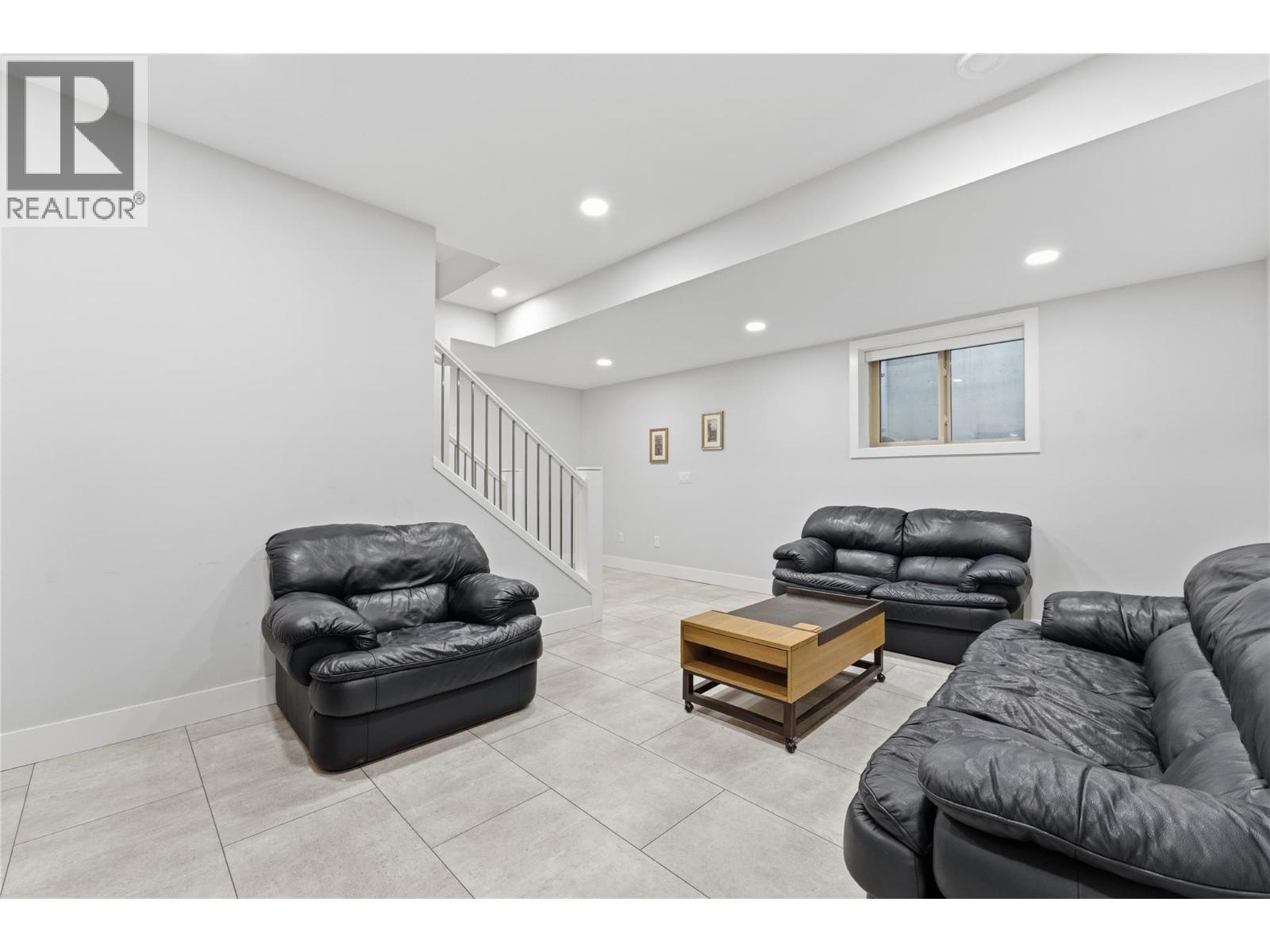 #8 7373 BROOKS LANE - 43