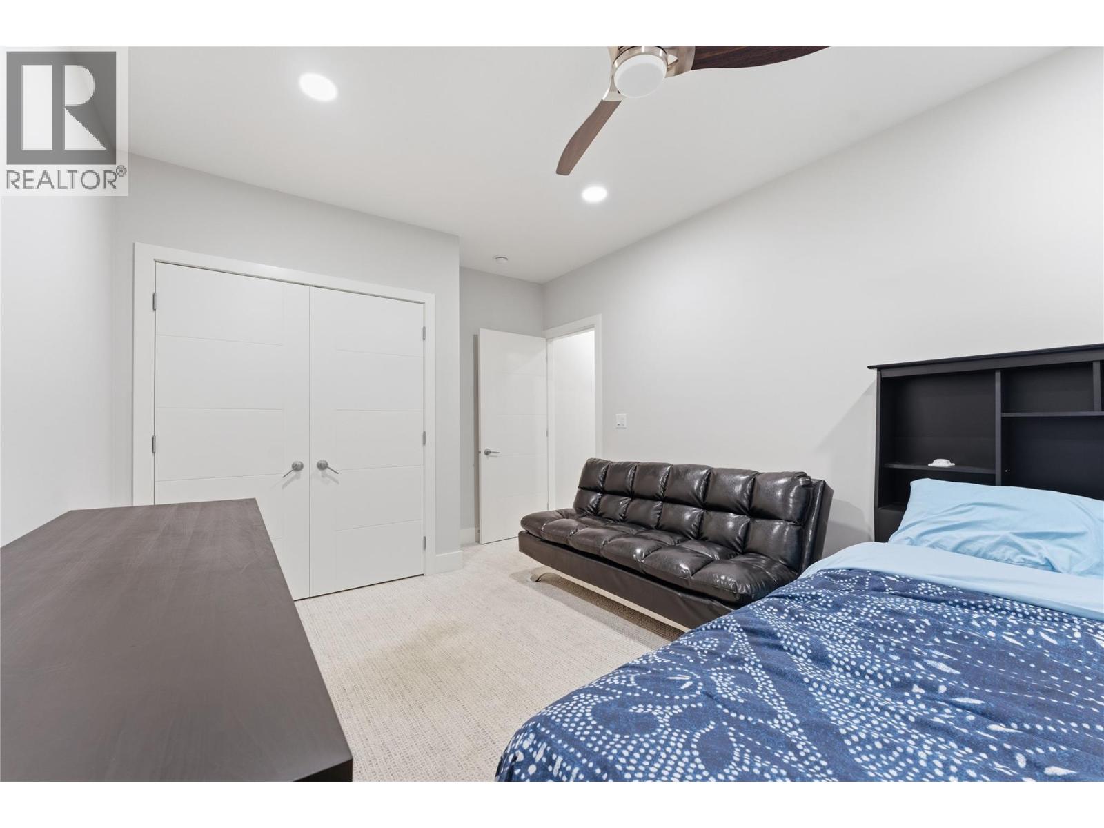 #8 7373 BROOKS LANE - 49