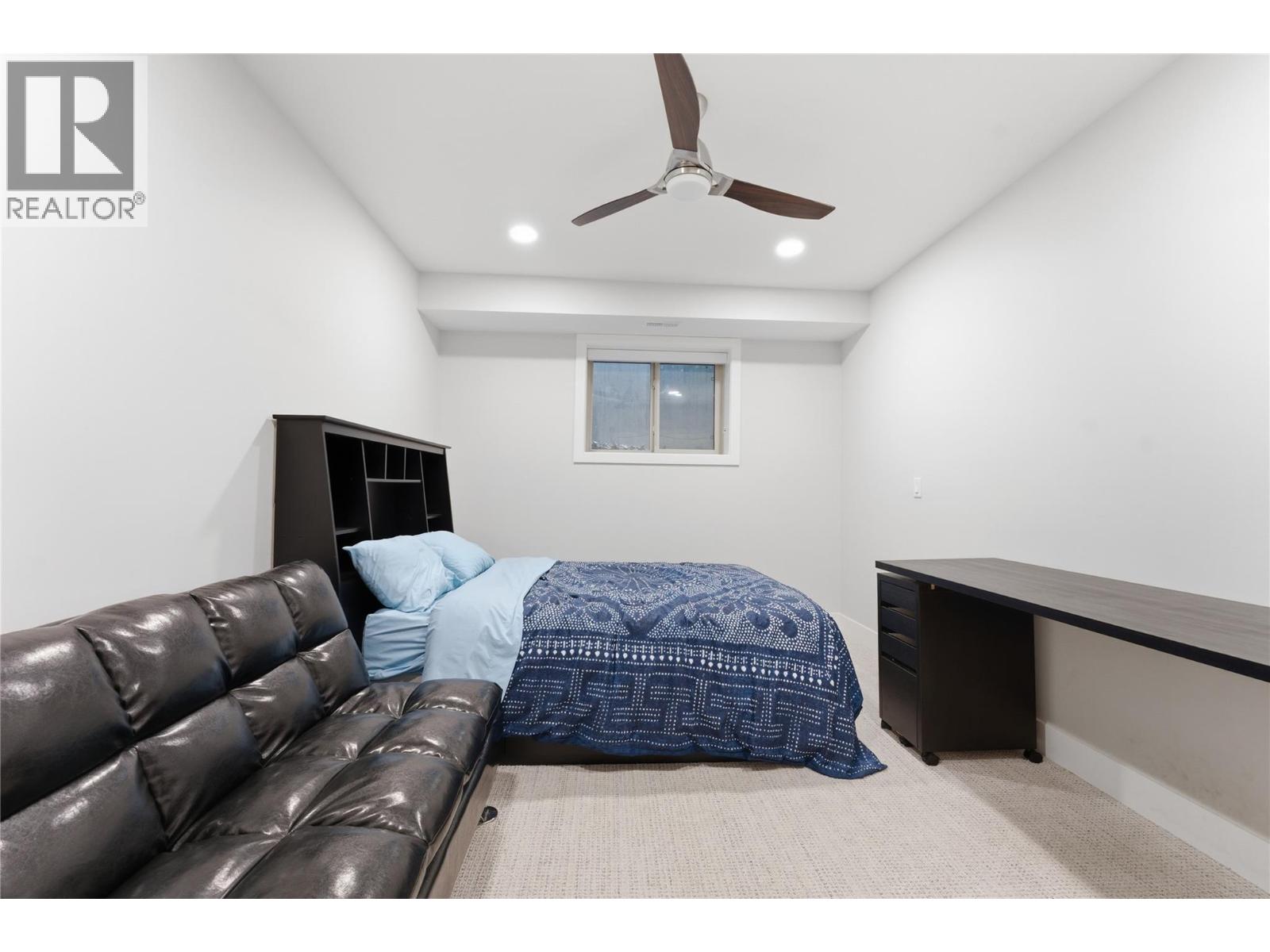 #8 7373 BROOKS LANE - 48