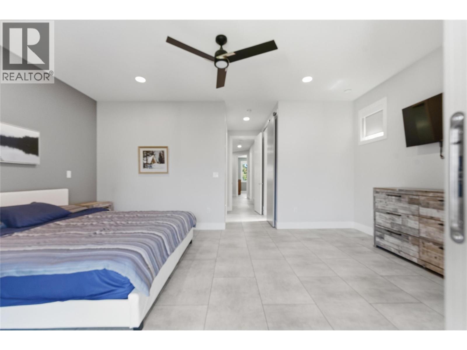 #8 7373 BROOKS LANE - 38