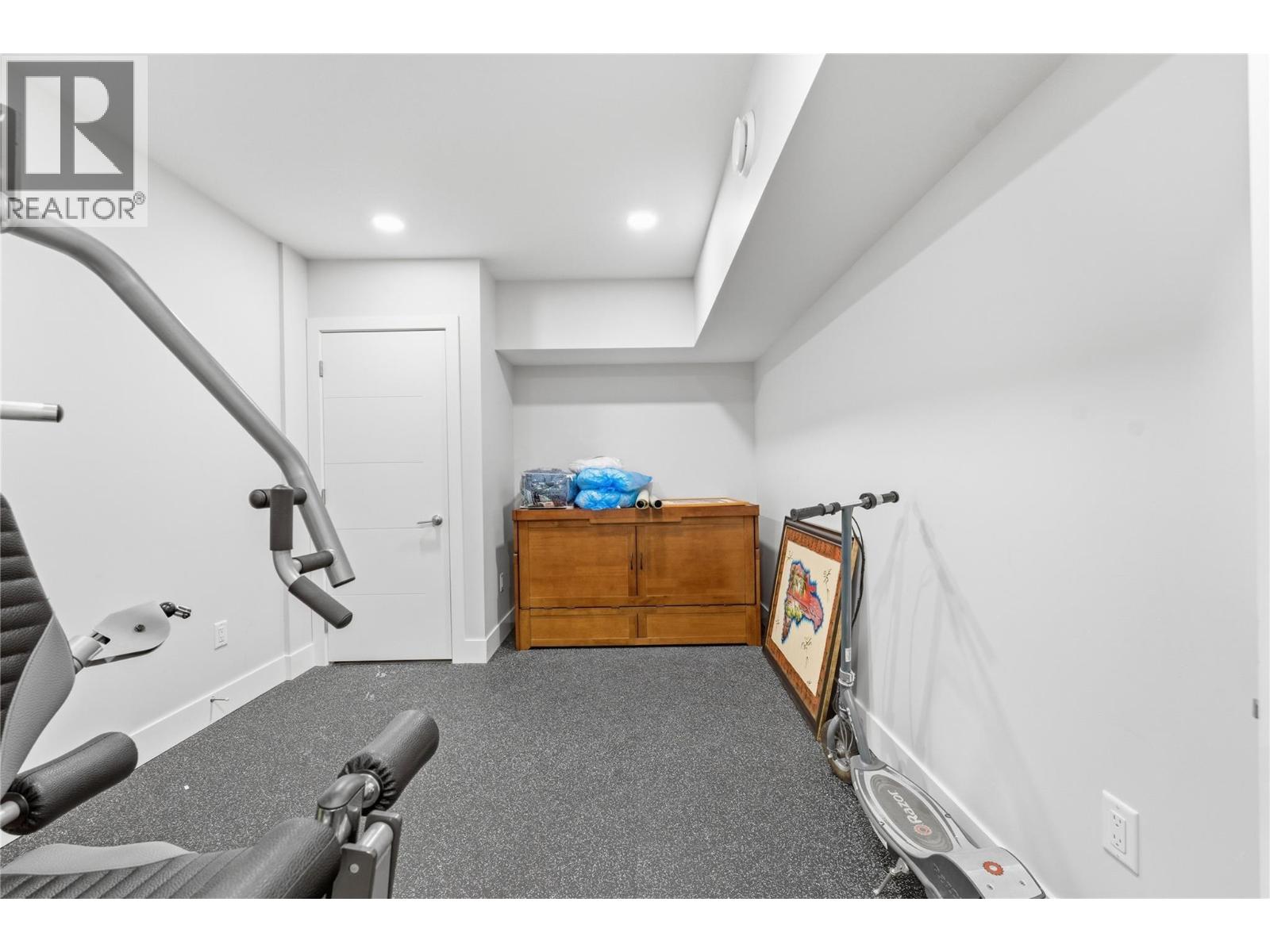 #8 7373 BROOKS LANE - 45