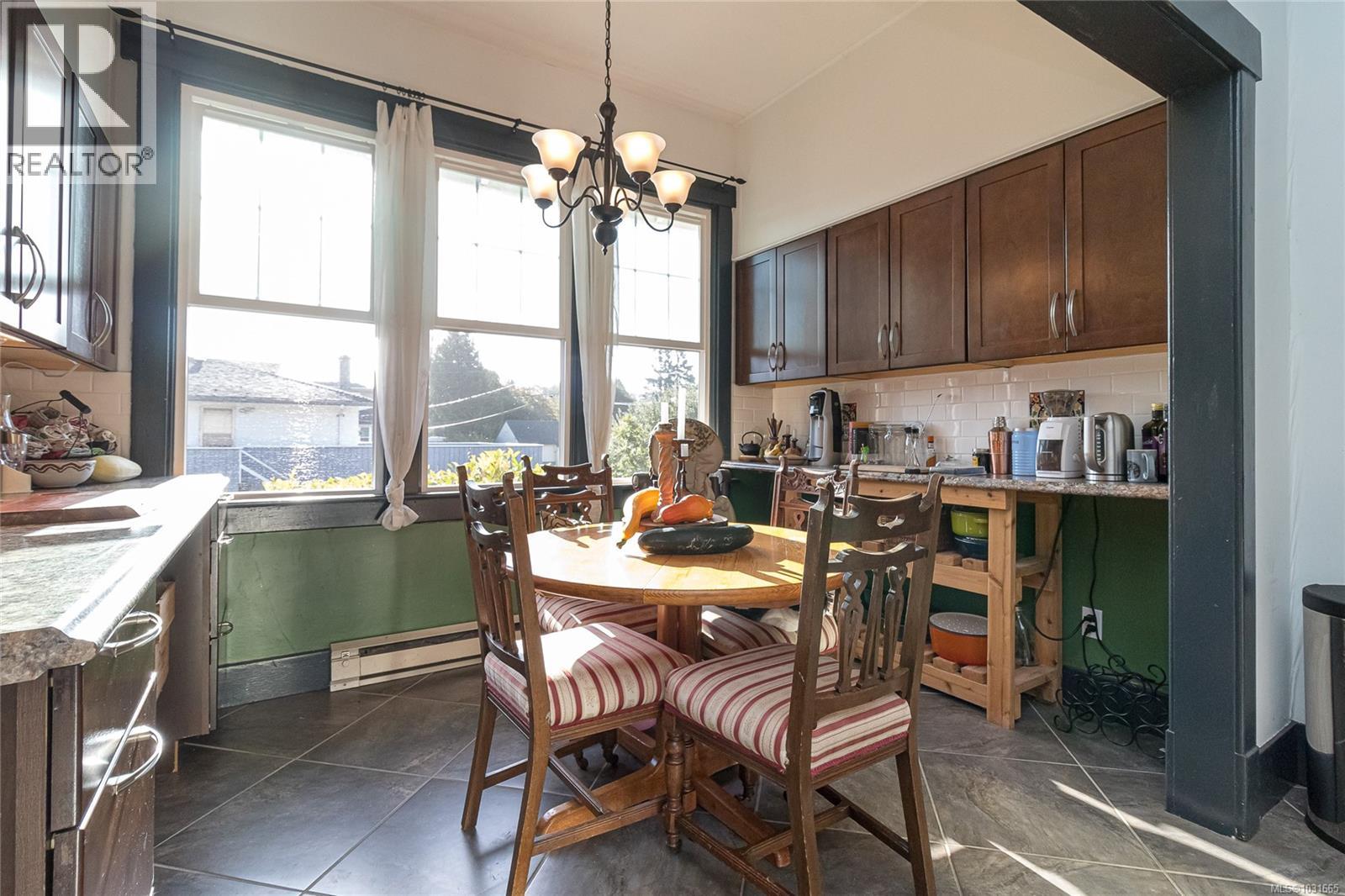 2920 Shakespeare St - 9