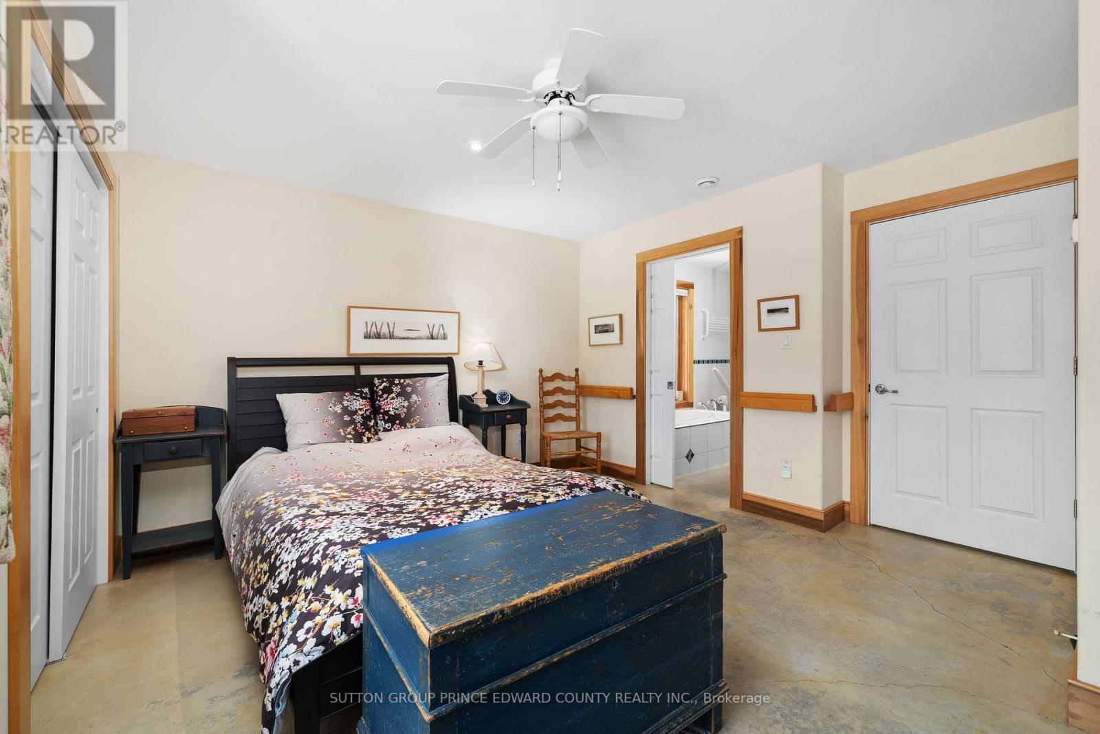 Main level Primary suite