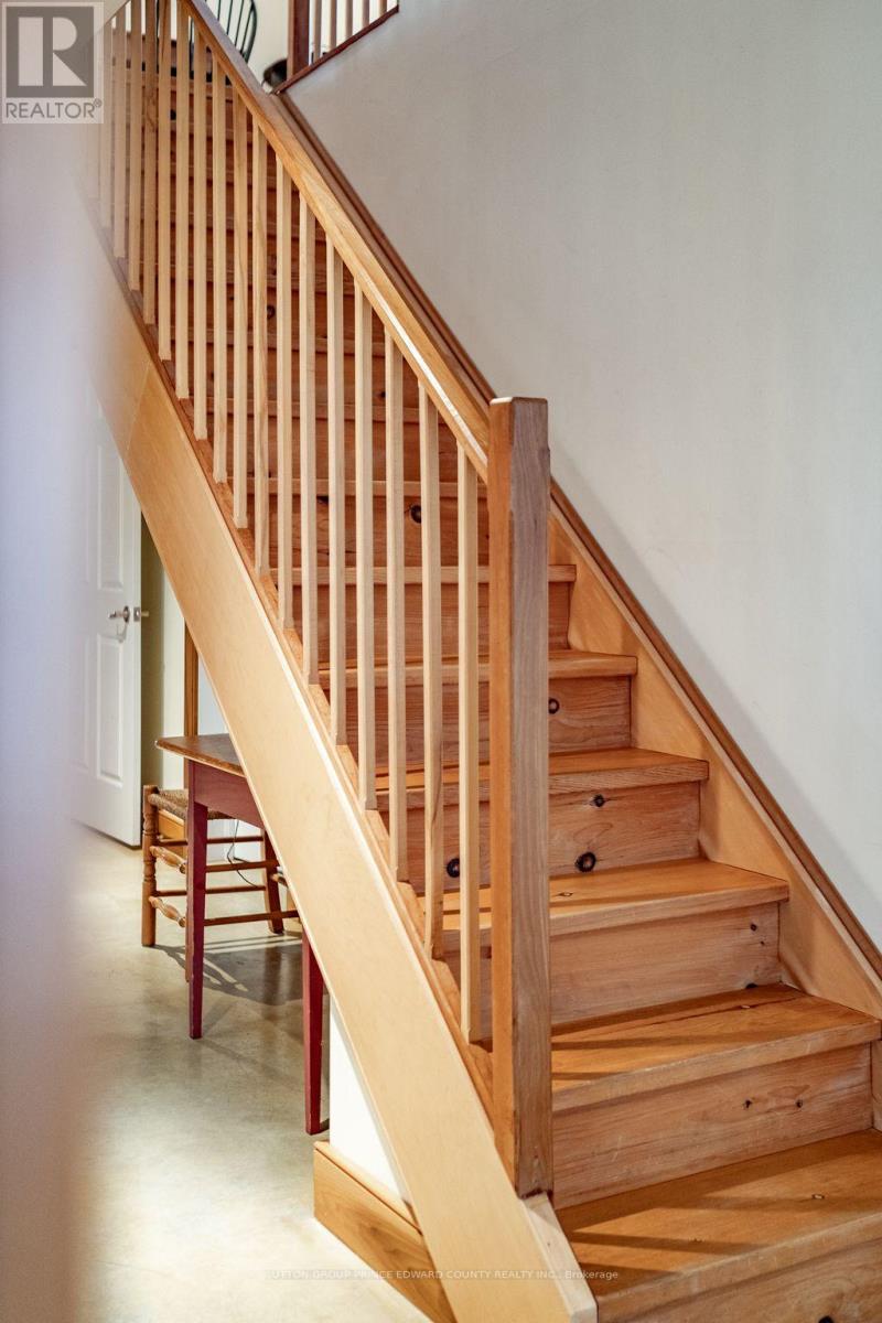 Open staircase to upper level