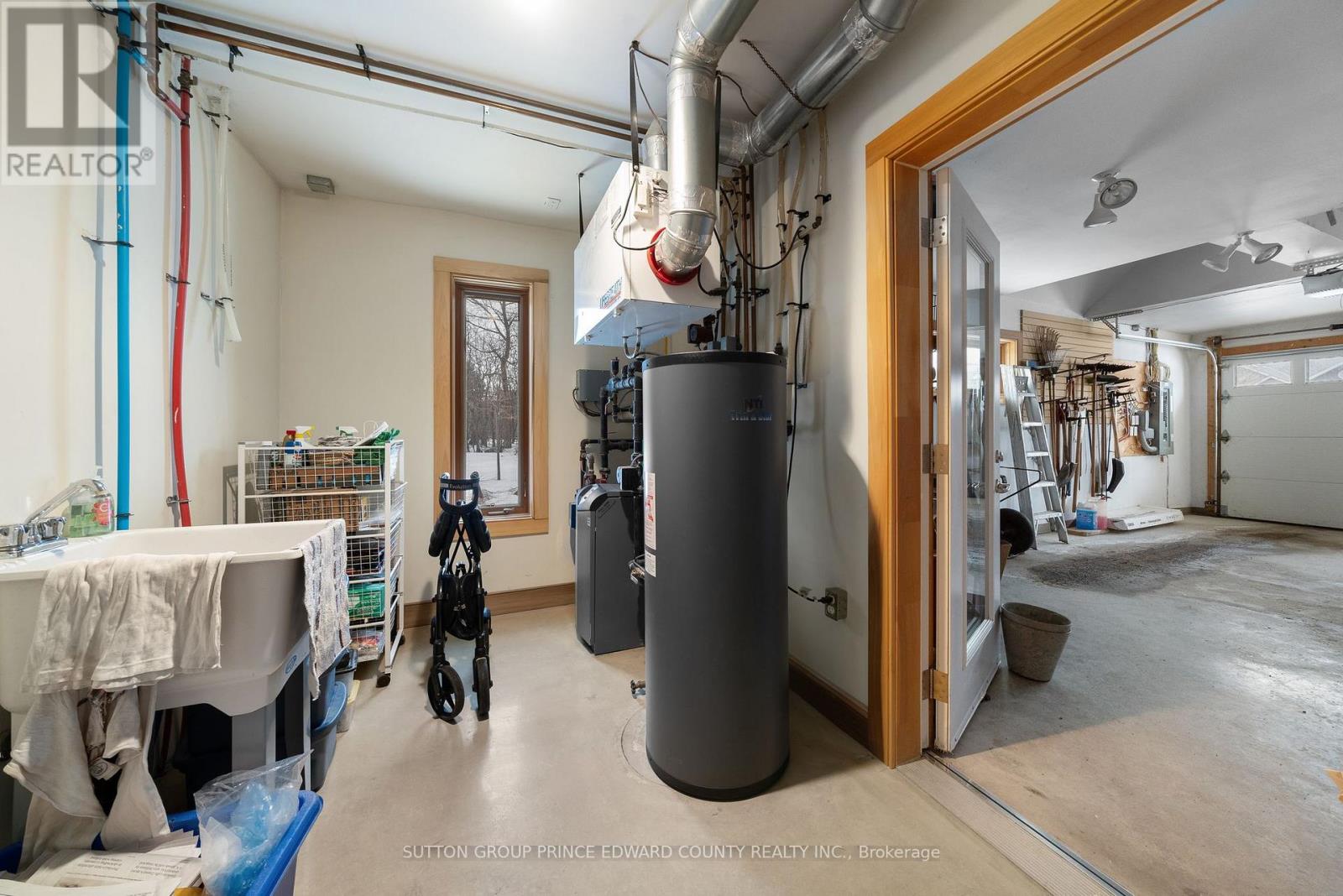 Maintenance room and infloor heating system