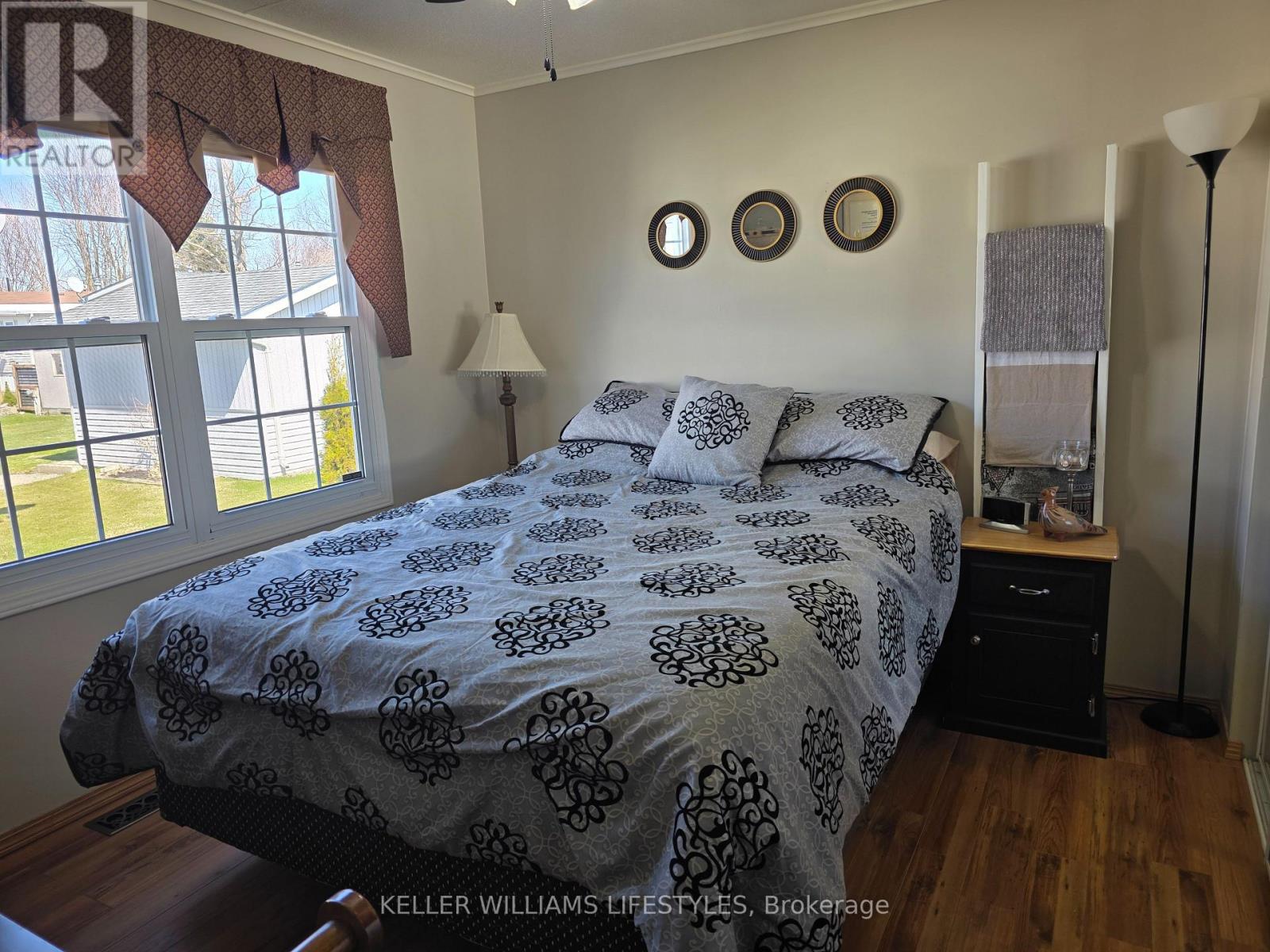 142 SANDBAGGER CRESCENT Property Photo