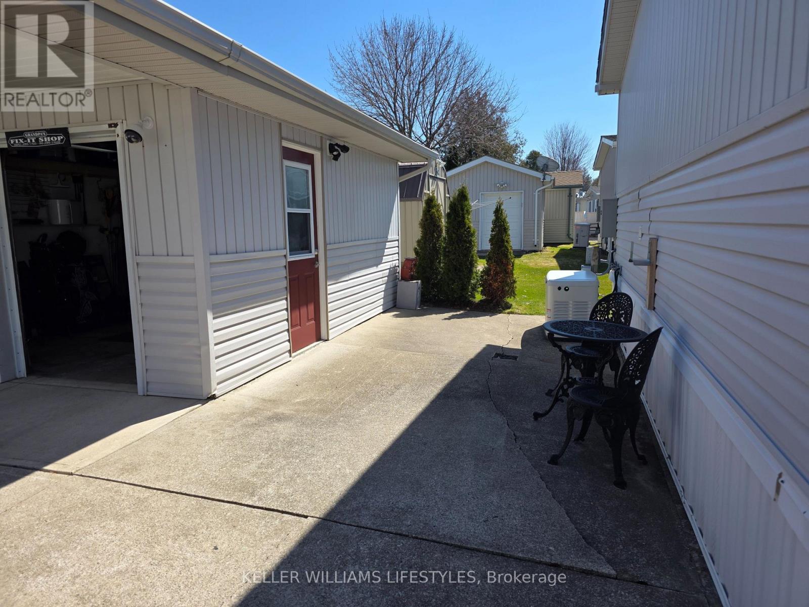 142 SANDBAGGER CRESCENT Property Photo