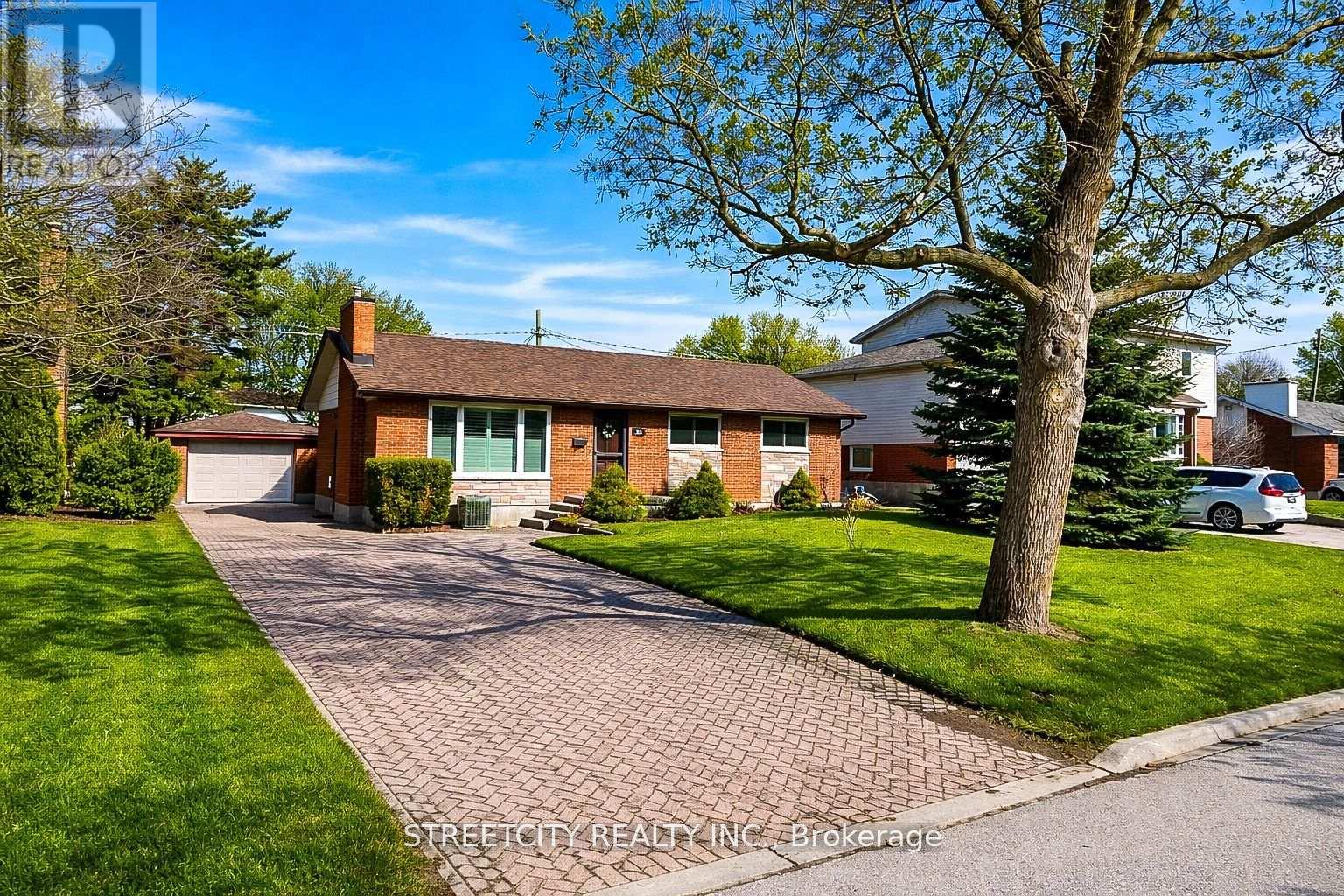 306 BURLINGTON CRESCENT — photo 3