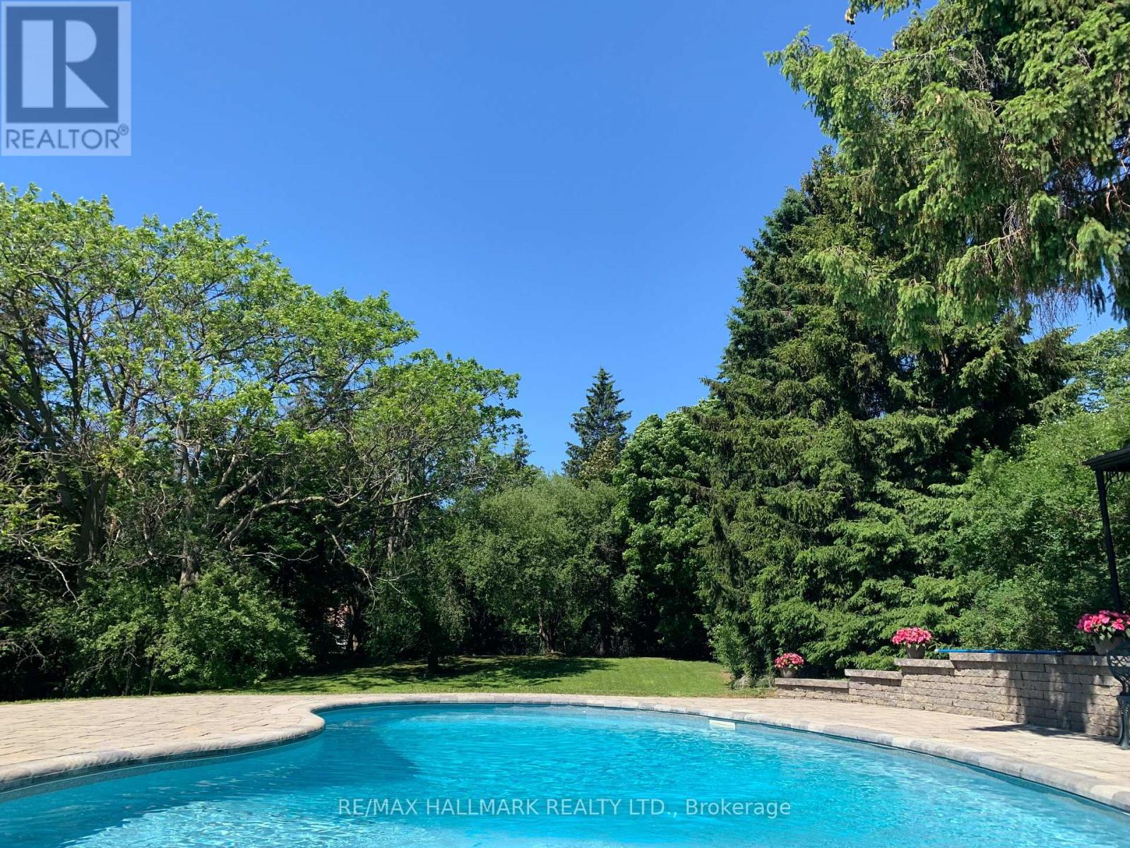 1382 ROUGEMOUNT DRIVE - 3