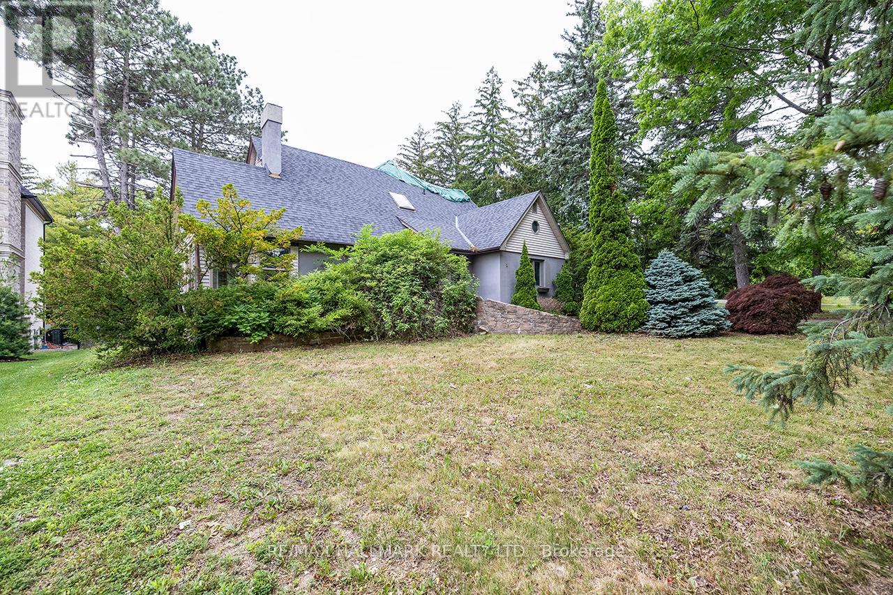 1382 ROUGEMOUNT DRIVE - 8