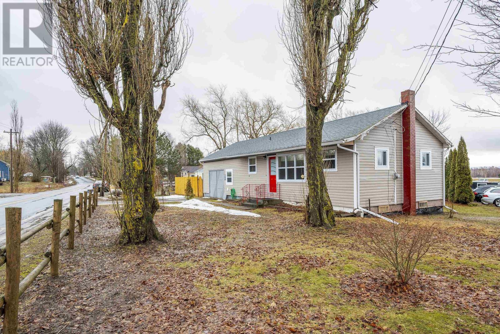 Property 30 of 41 of 10014 221 Highway