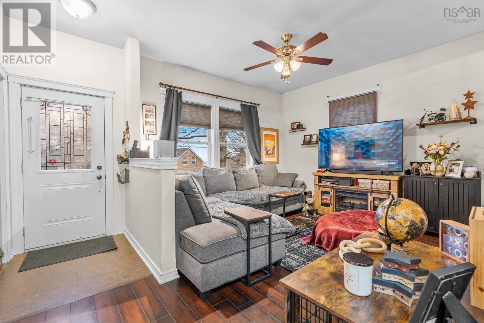 Property 14 of 42 of 11 A&B Provost Street