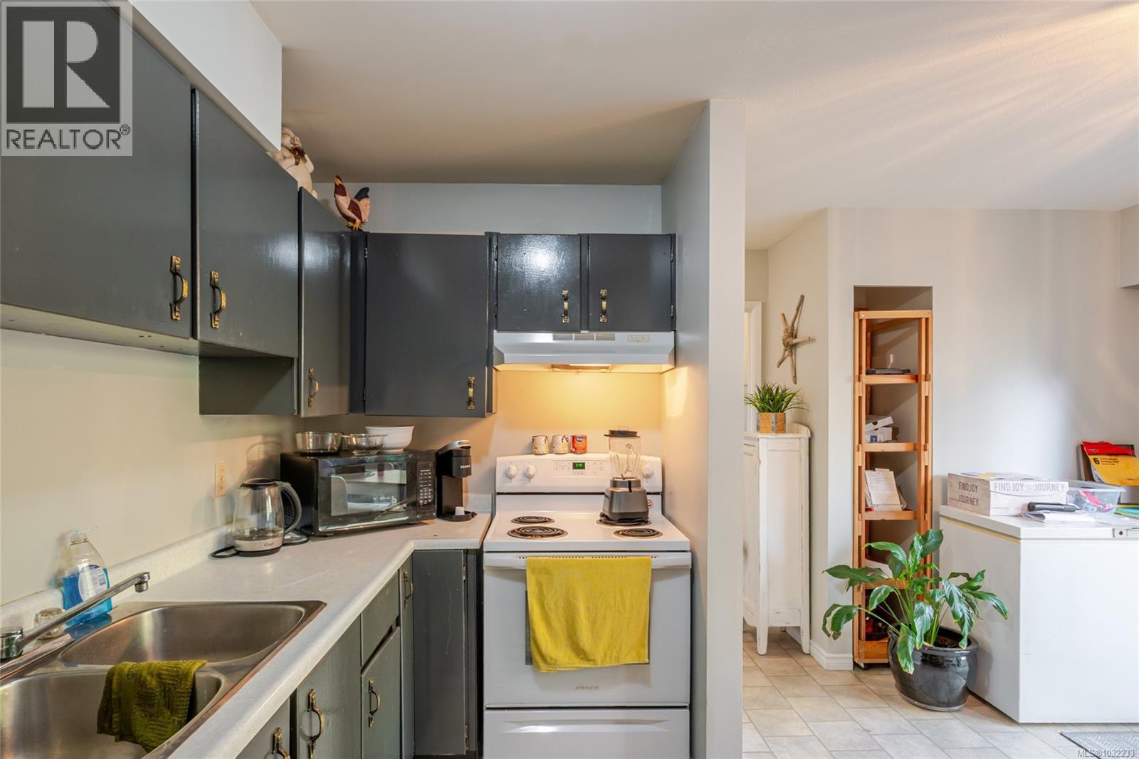 5237 GERTRUDE ST - 11