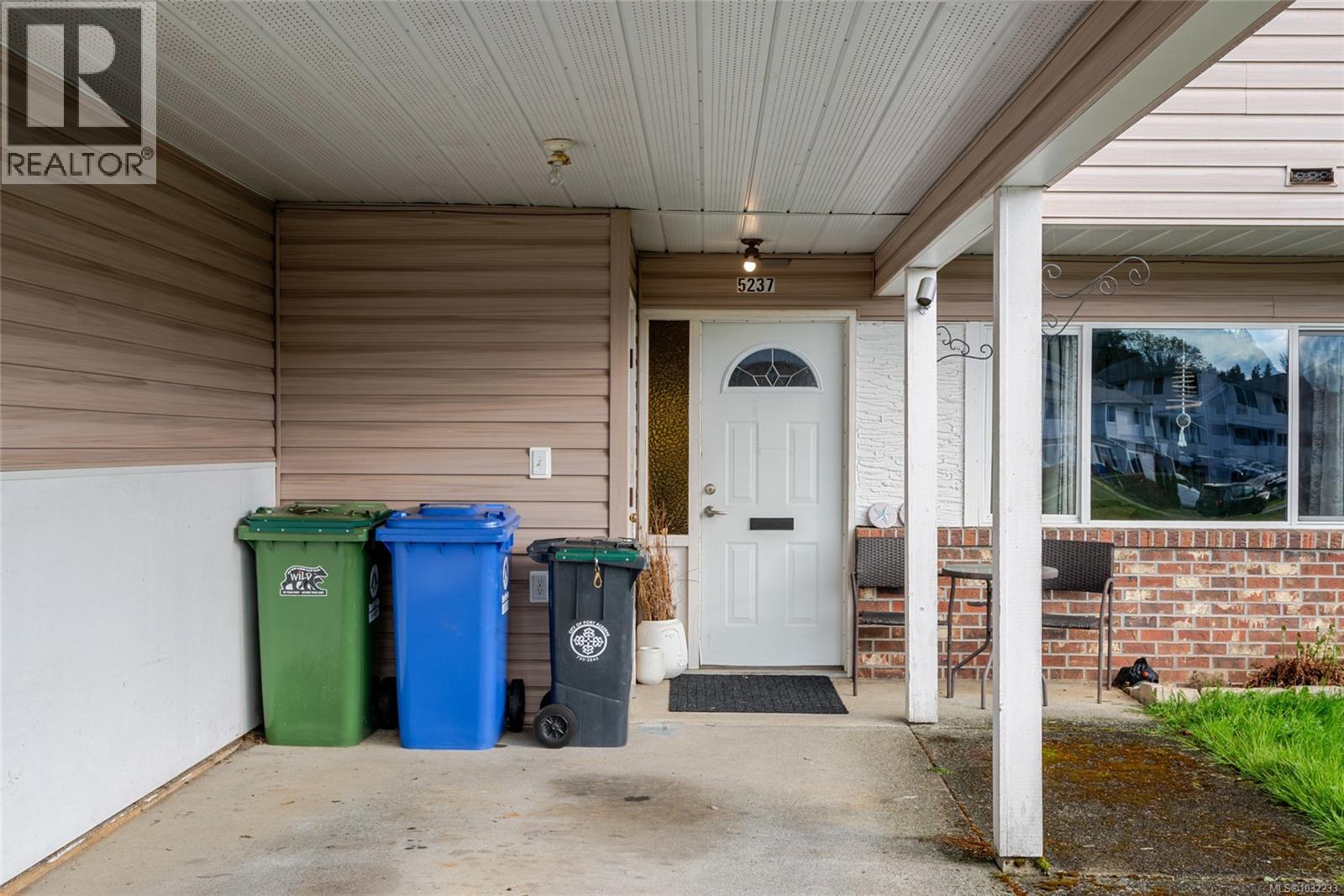 5237 GERTRUDE ST - Image 2