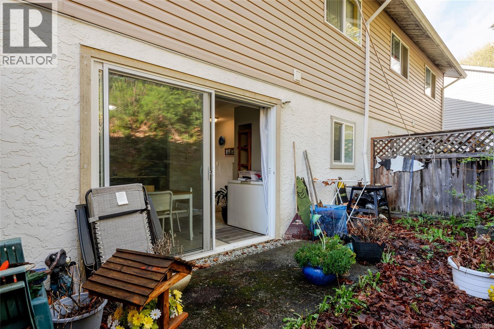 5237 GERTRUDE ST - 26