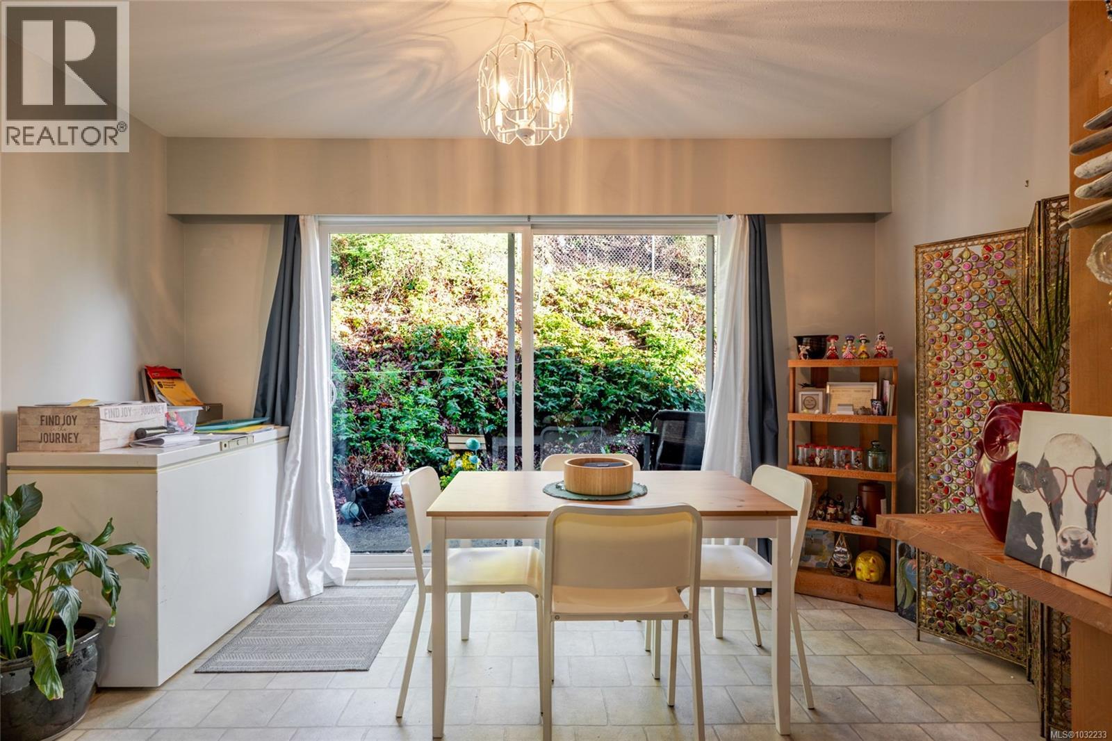 5237 GERTRUDE ST - 9