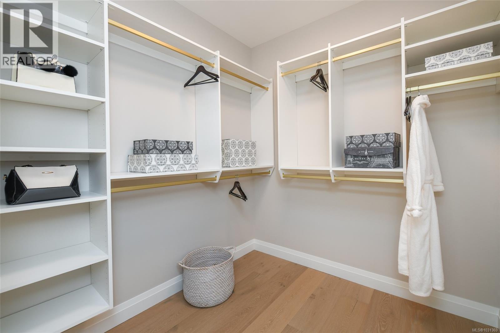 3222 WINCHESTER AVE - 38