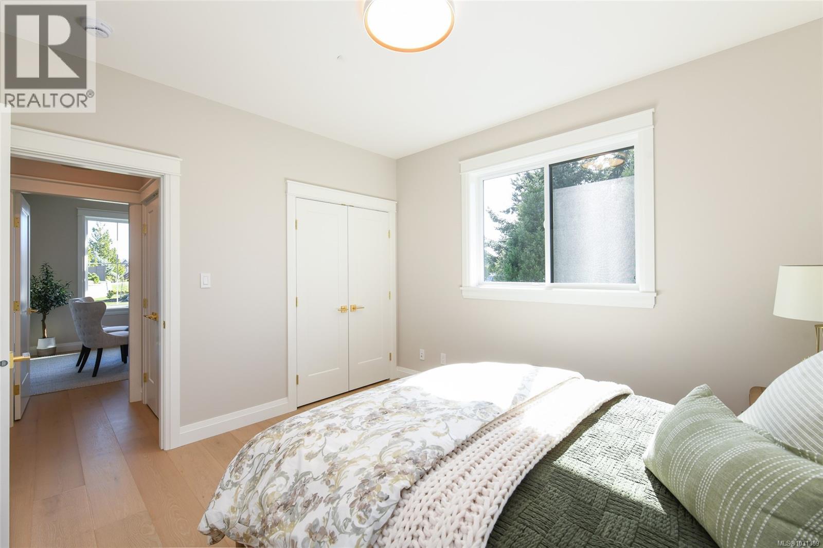 3222 WINCHESTER AVE - 41