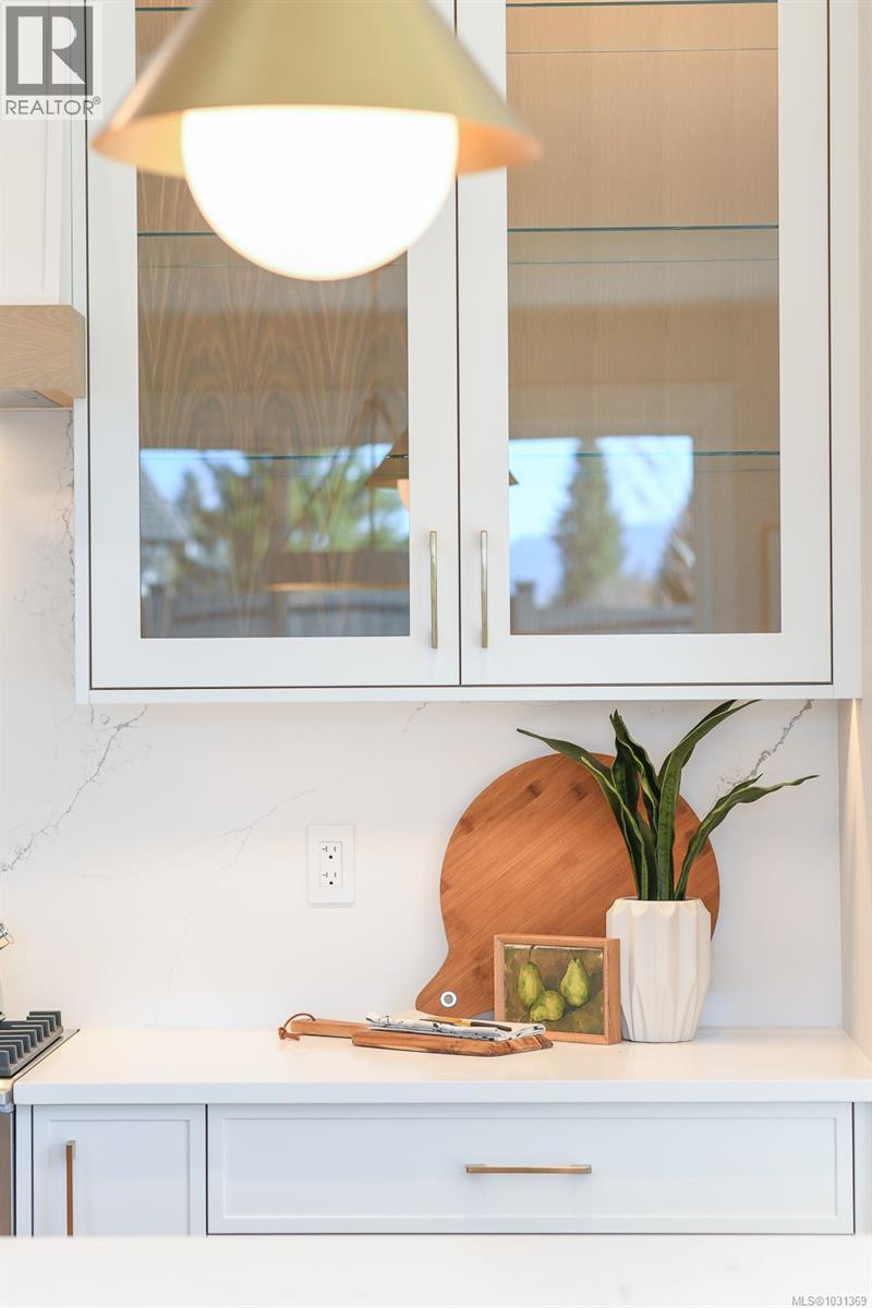 3222 WINCHESTER AVE - 56