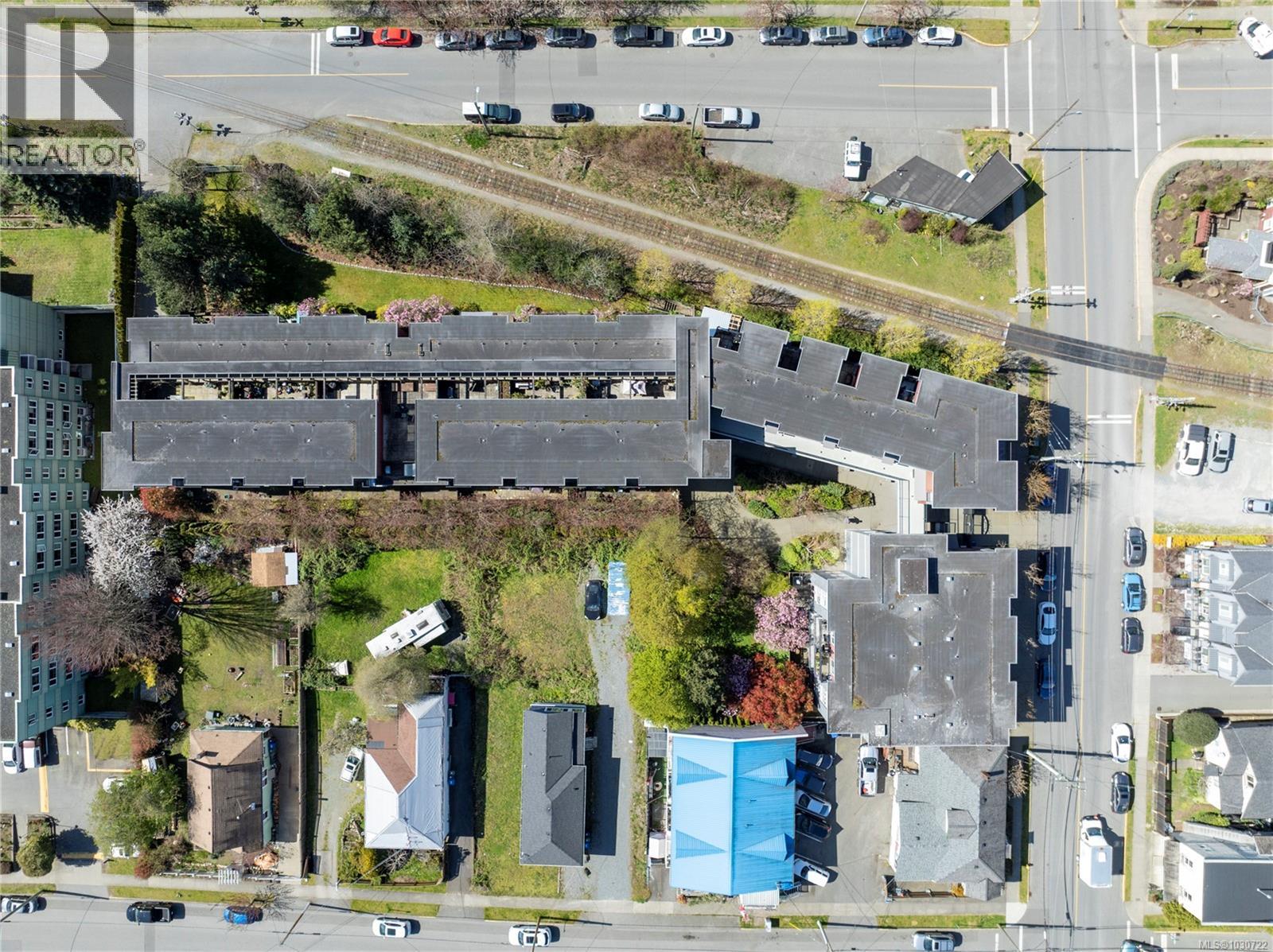 #310 555 Franklyn St - 28