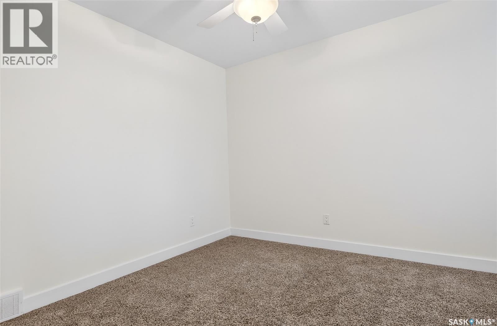 915 Athabasca STREET E - 22