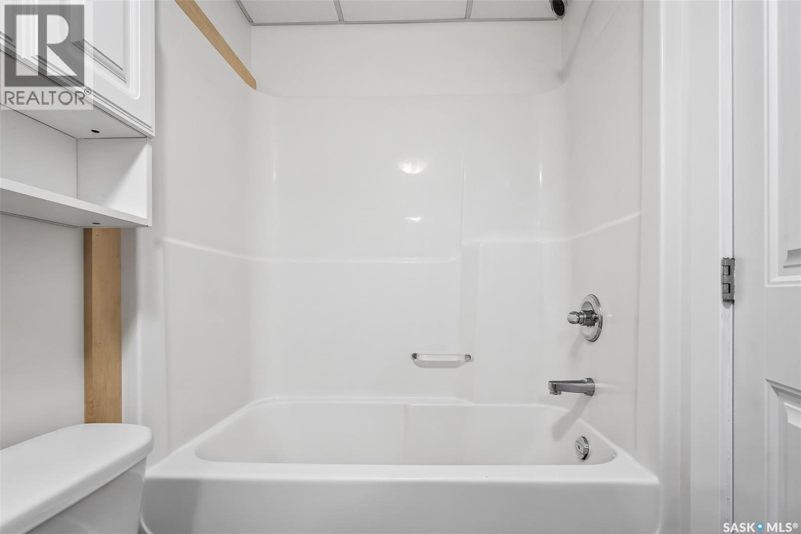 915 Athabasca STREET E - 30