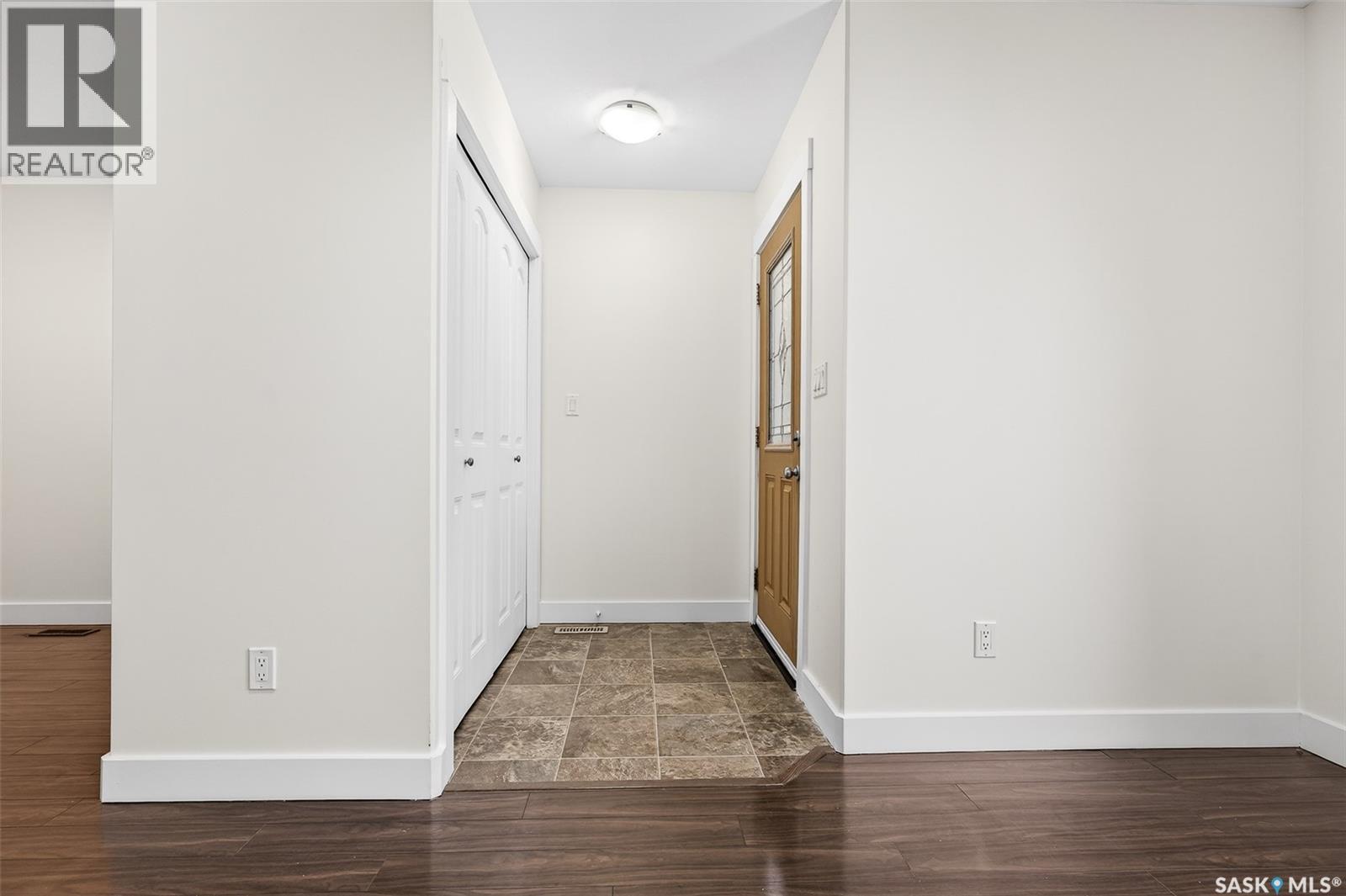 915 Athabasca STREET E - 5