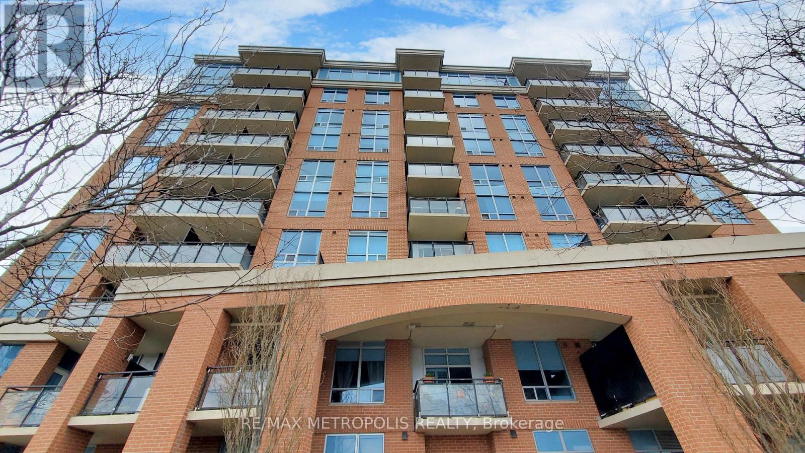 #403 2772 KEELE STREET - 2