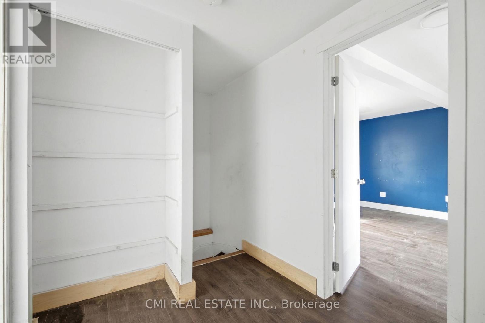 8 HURONIA COURT - 21