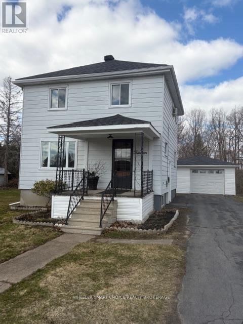 14 SAUNDERS AVENUE N