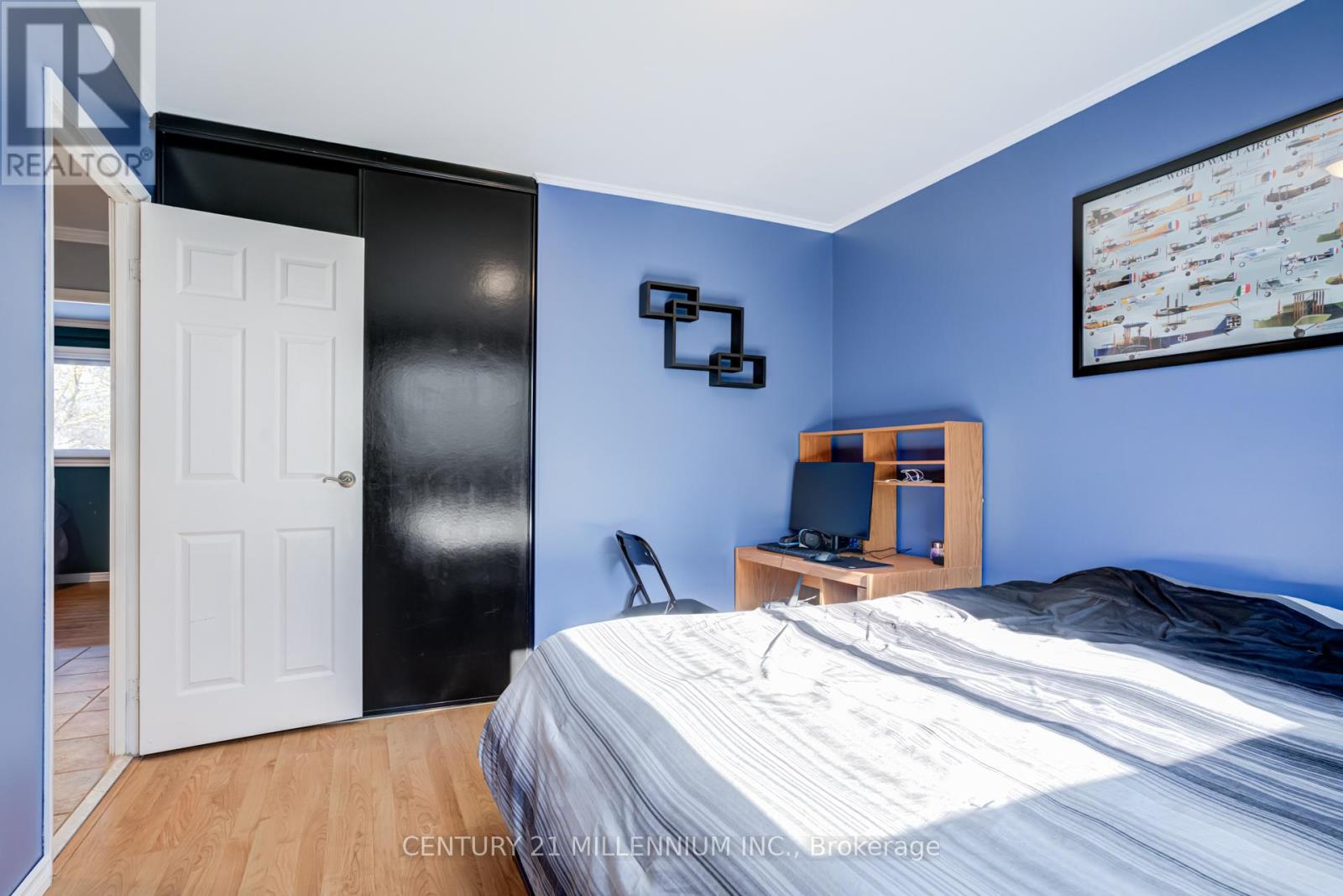18 MORGANDALE CRESCENT E - 19