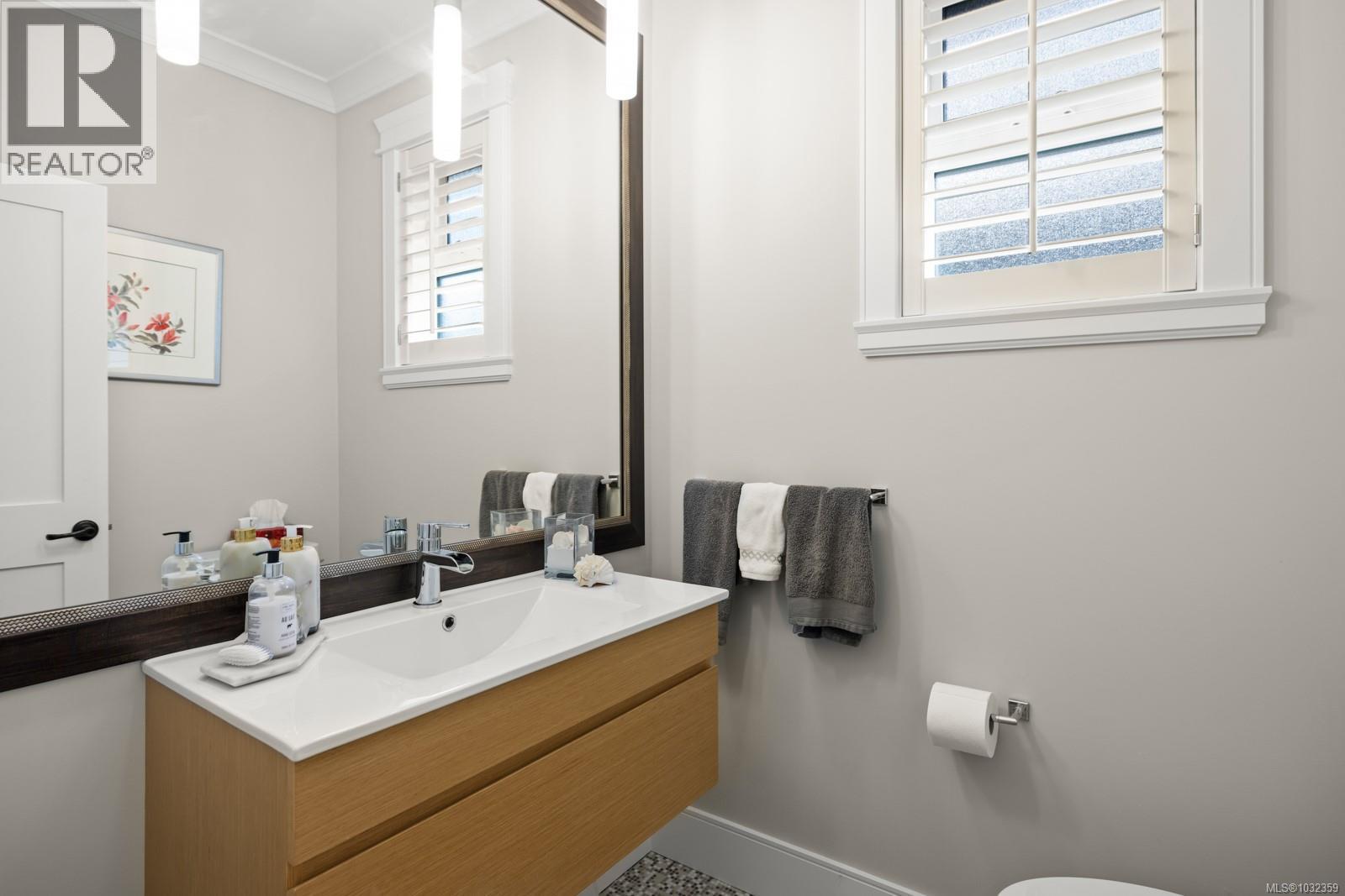 2027 HEDGESTONE LANE - 28